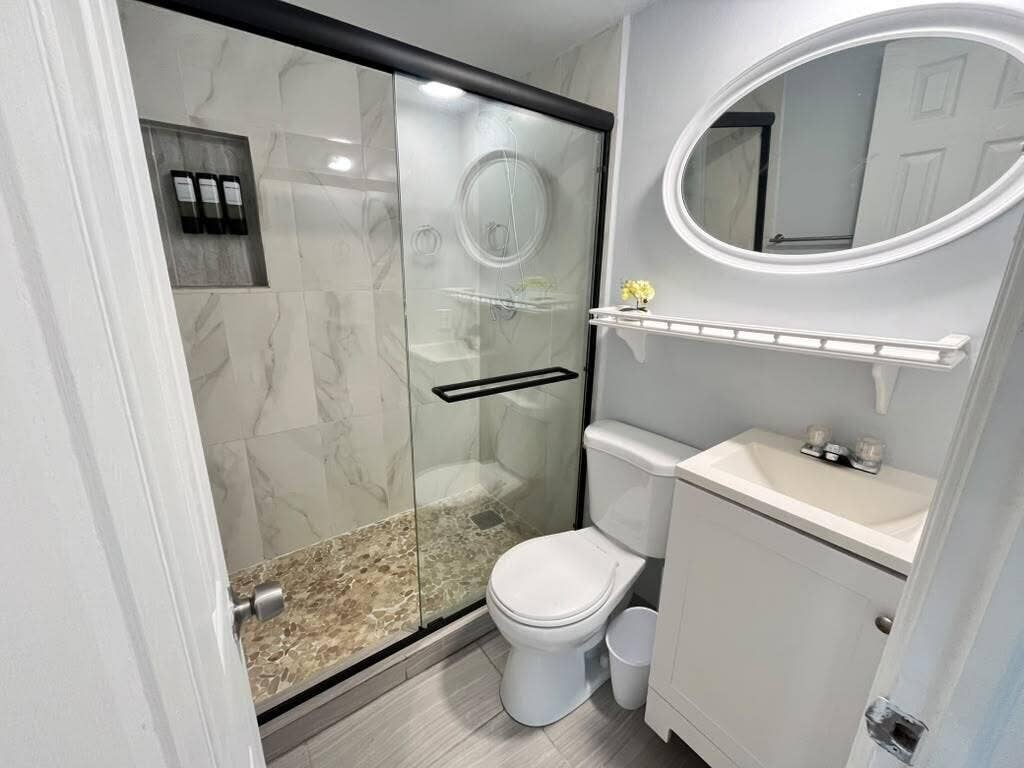 1302 S FEDERAL Highway, #2, Lake Worth Beach, FL 33460 WhatsApp Image 2026-10-24 at 20.30.08 (1