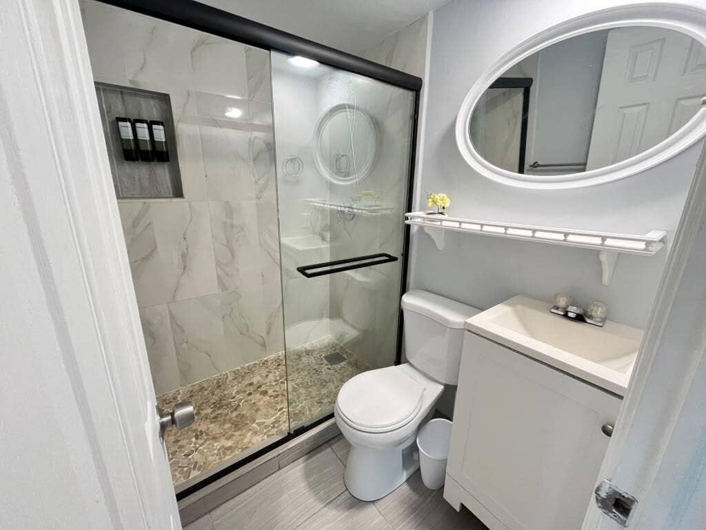 1302 S FEDERAL Highway, #2, Lake Worth Beach, FL 33460 WhatsApp Image 2026-10-24 at 20.30.08 (1