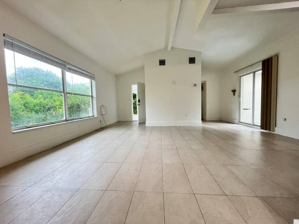 1302 S FEDERAL Highway, #2, Lake Worth Beach, FL 33460 WhatsApp Image 2026-10-24 at 20.30.08 (3