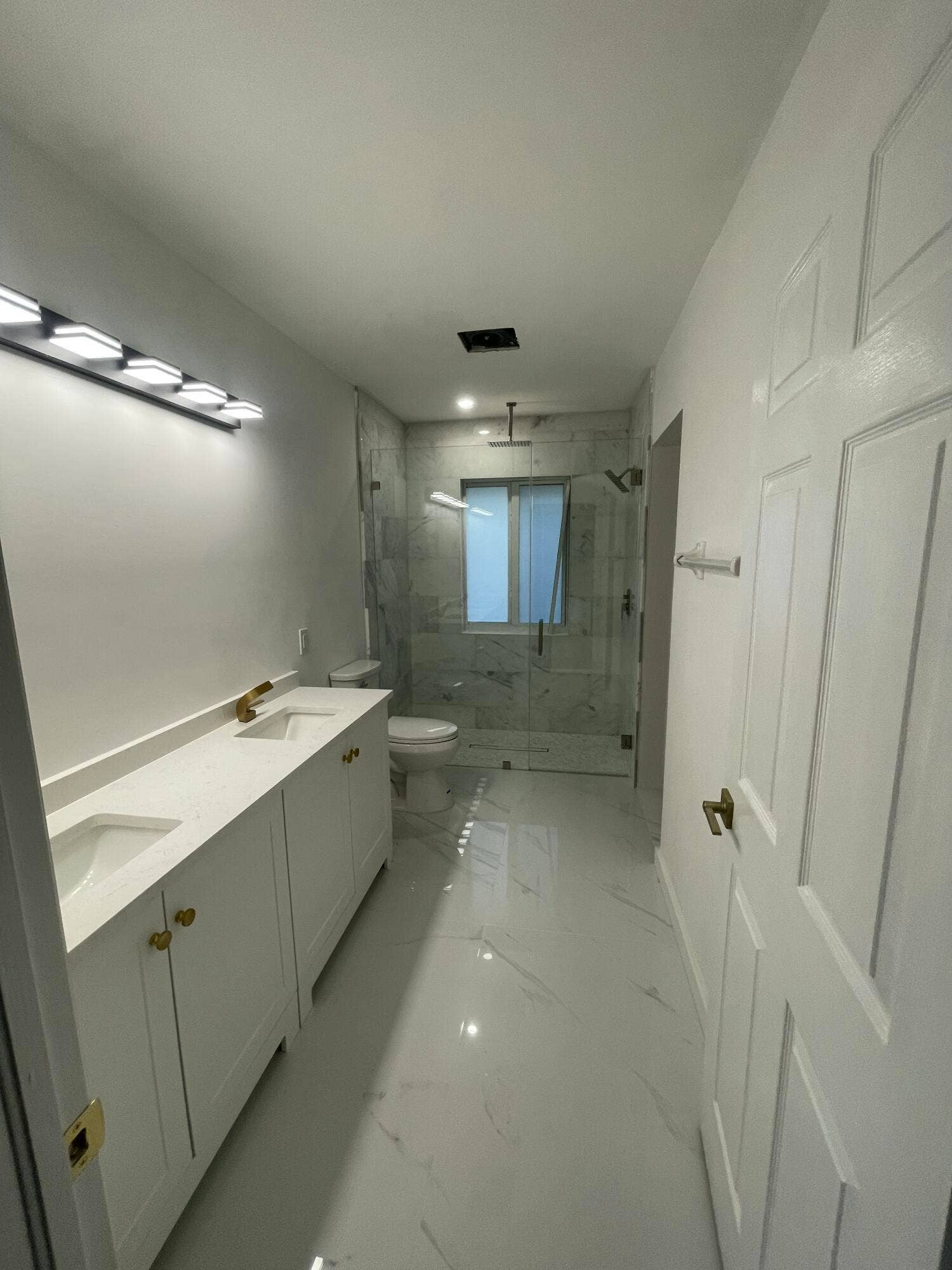 235 NW 3rd Court, Boca Raton, FL 33432 Master bathroom