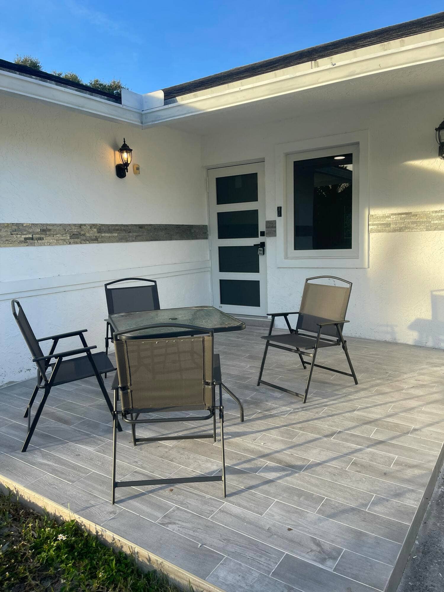 235 NW 3rd Court, Boca Raton, FL 33432 Front Entrance/ Patio