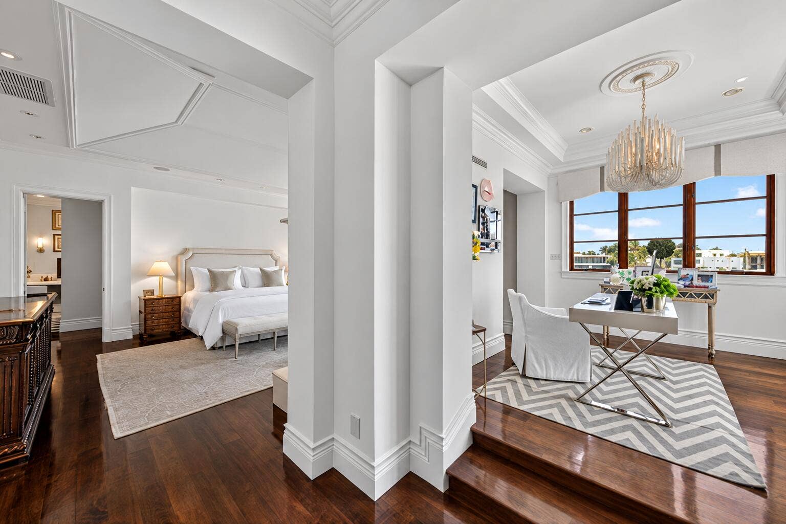 1627 SE 7TH Street, Fort Lauderdale, FL 33316 Crisp Luxury Bedroom Suite Interior