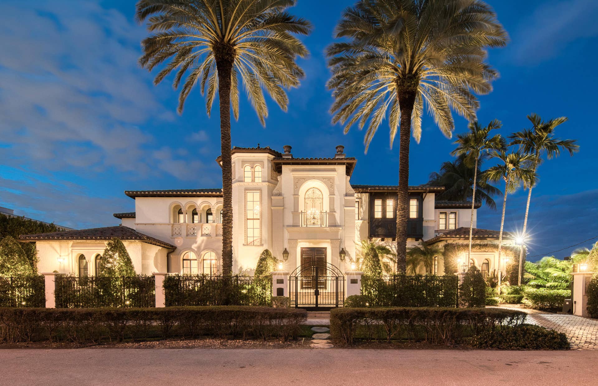 1627 SE 7TH Street, Fort Lauderdale, FL 33316 whitaker twilights-22-crop-generative-ai