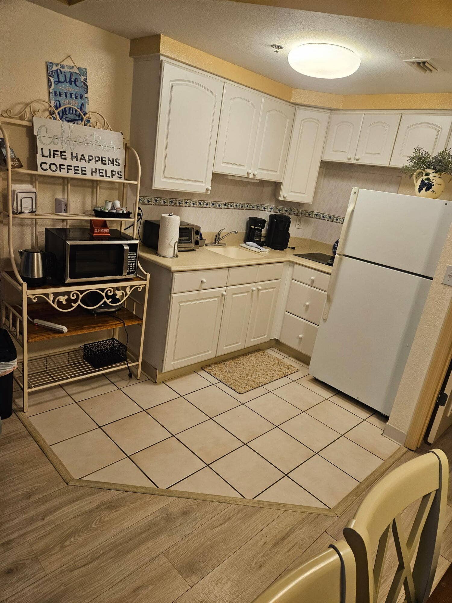 2700 N Atlantic Avenue, #435, Daytona Beach, FL 32118 Kitchen-New