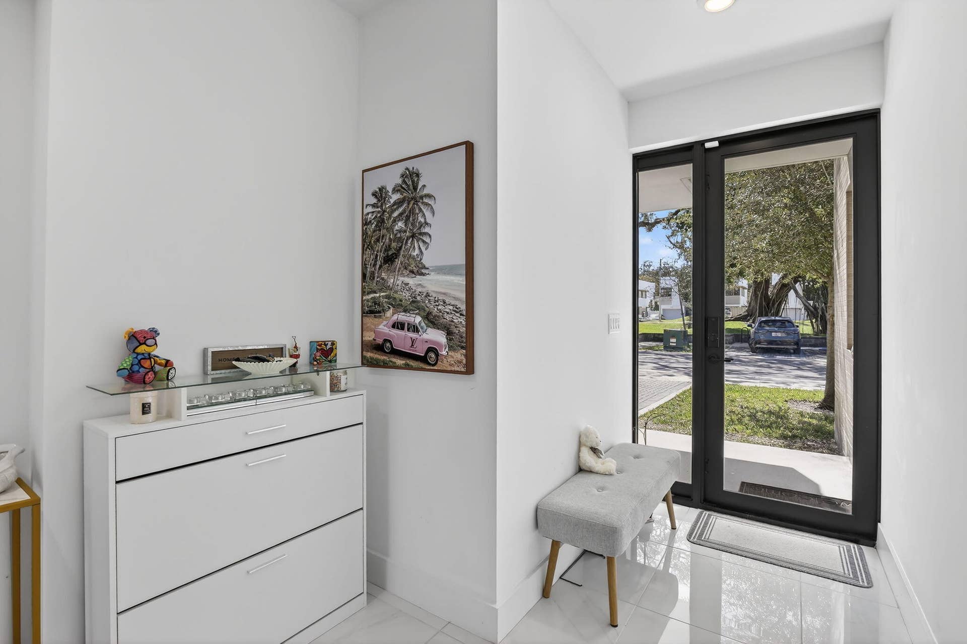 4173 N OAK Place, Dania Beach, FL 33314 Foyer
