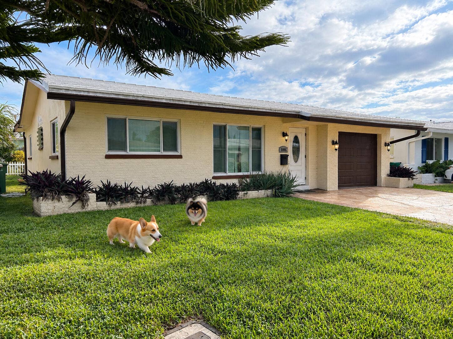 5006 NW 51ST Court, Tamarac, FL 33319 SIDE FRONT HOUSE