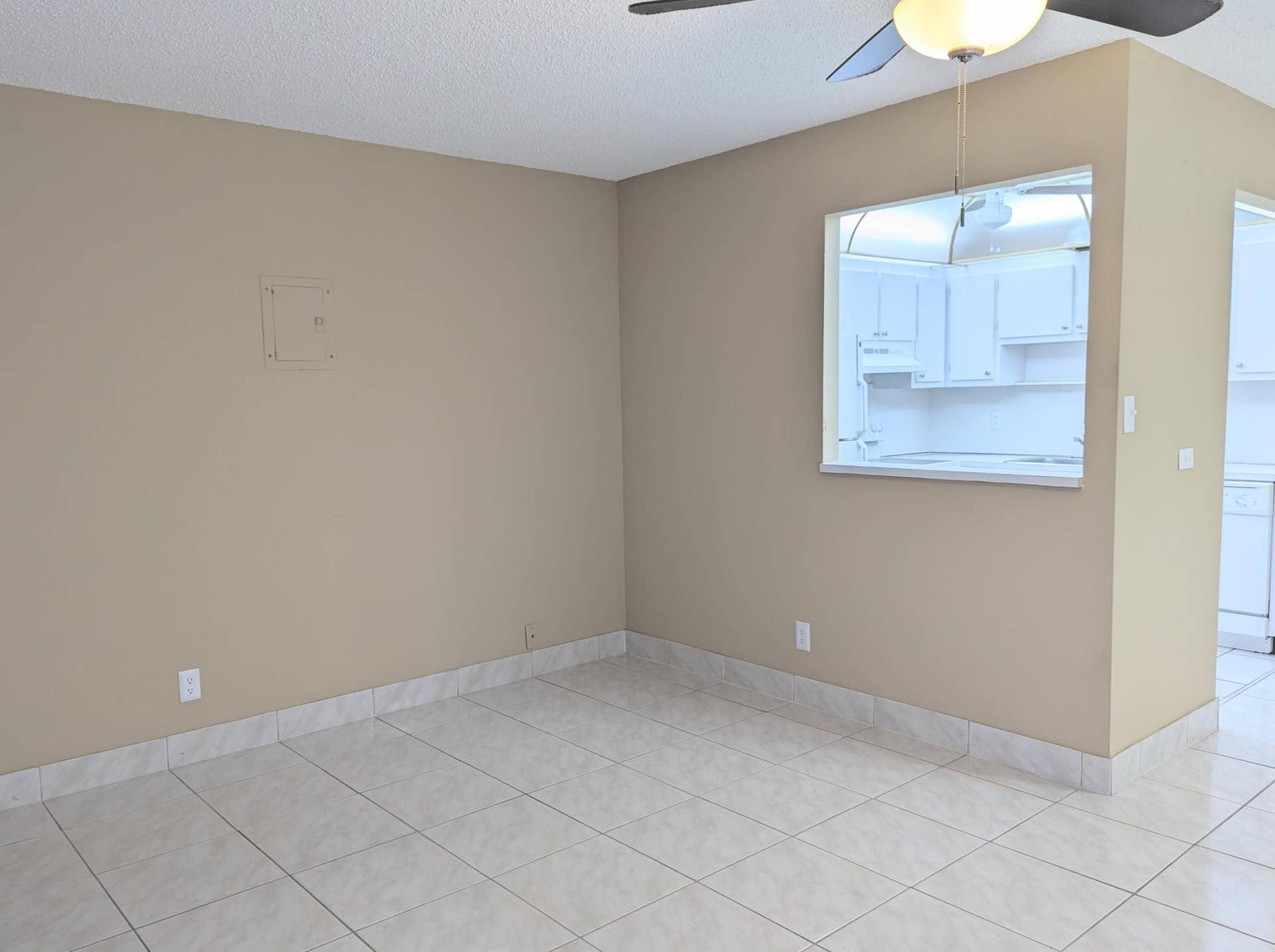 2737 EMORY Drive W, #D, West Palm Beach, FL 33415 PXL_20240112_220225604~2