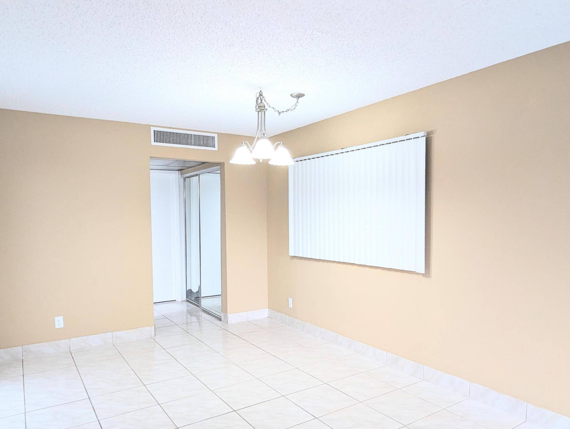 2737 EMORY Drive W, #D, West Palm Beach, FL 33415 PXL_20240112_220107770~2