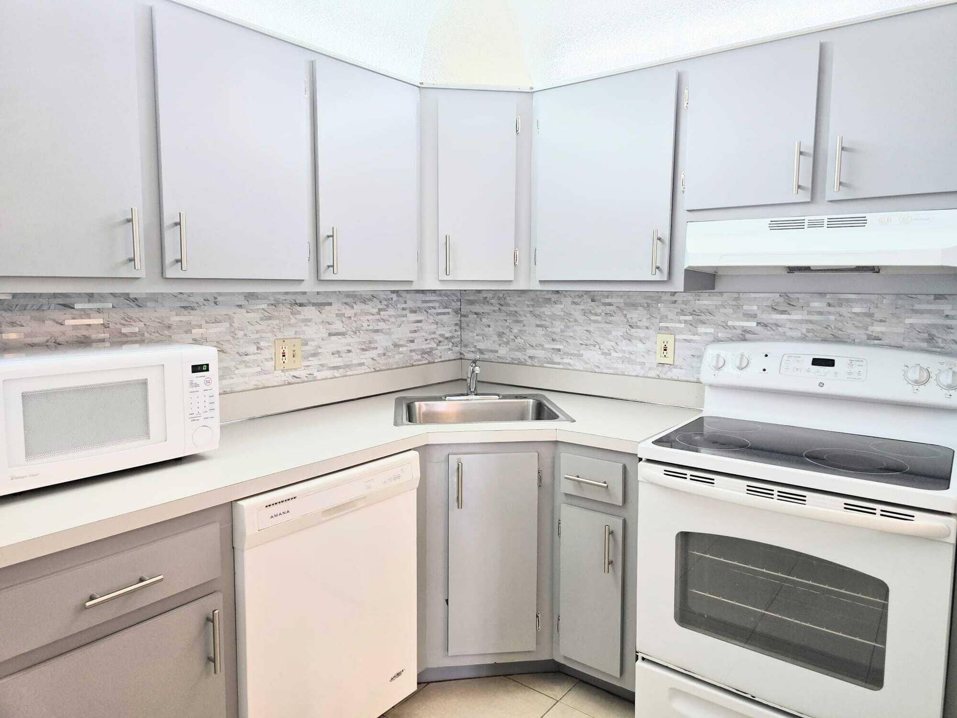 2737 EMORY Drive W, #D, West Palm Beach, FL 33415 IMG-20240930-WA0003