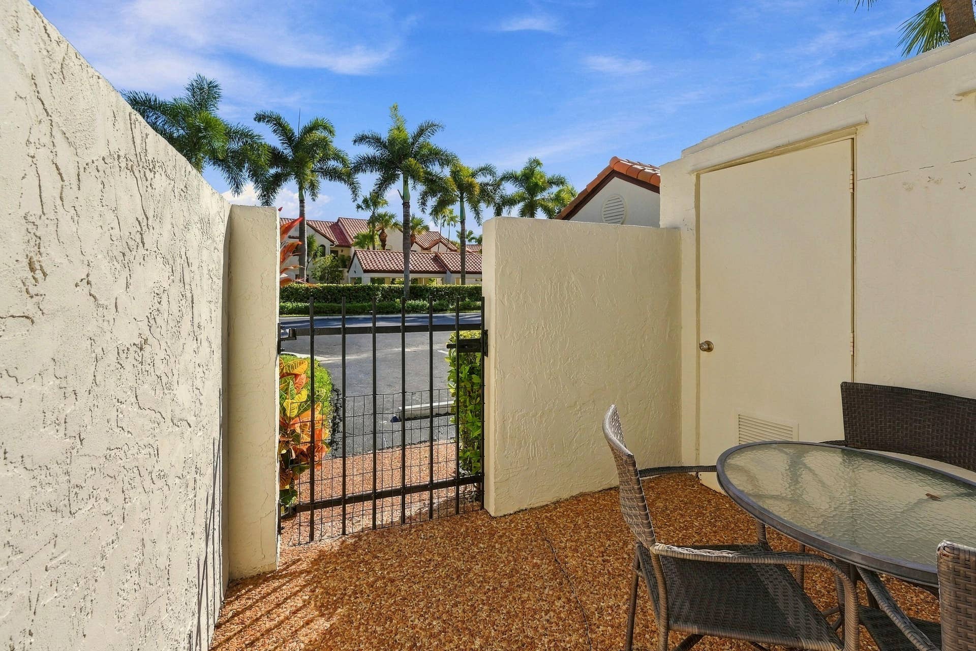 7858 GRANADA Place, #404, Boca Raton, FL 33433 Your private courtyard