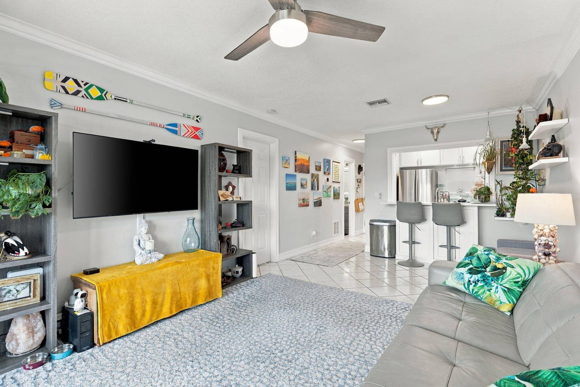 2201 SE 9TH Street, #207, Pompano Beach, FL 33062 LIVING ROOM