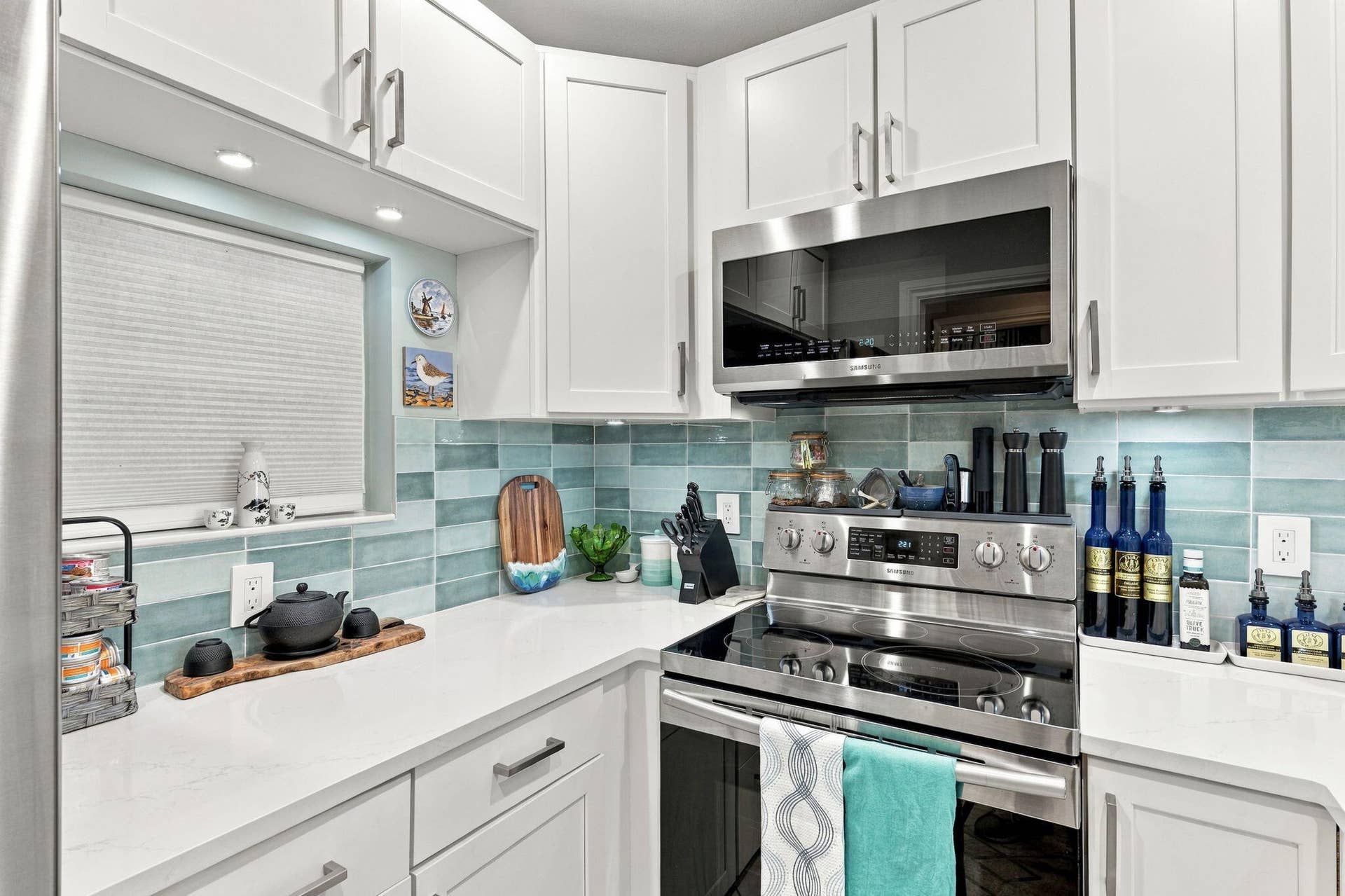 2201 SE 9TH Street, #207, Pompano Beach, FL 33062 KITCHEN