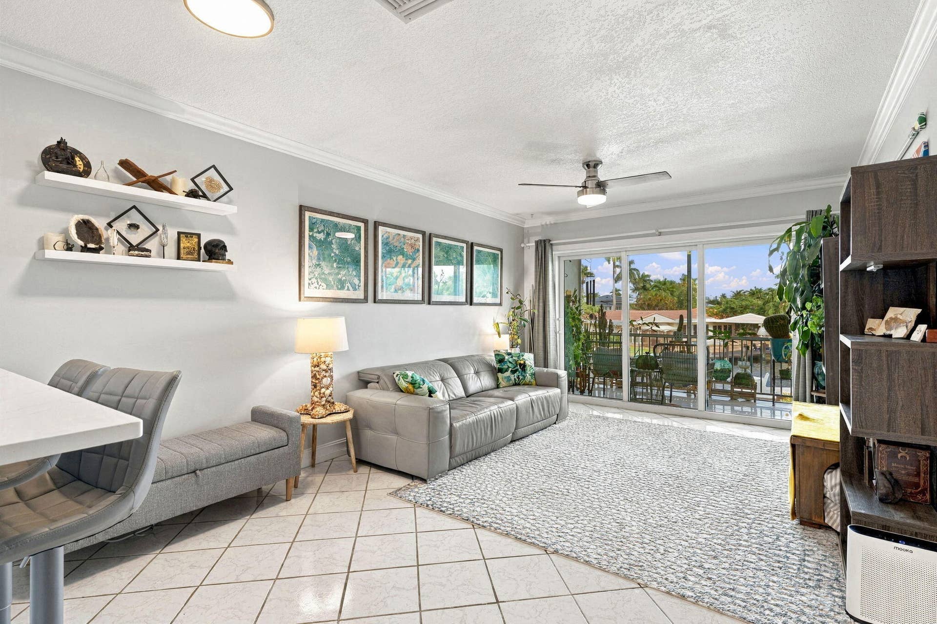 2201 SE 9TH Street, #207, Pompano Beach, FL 33062 LIVING ROOM