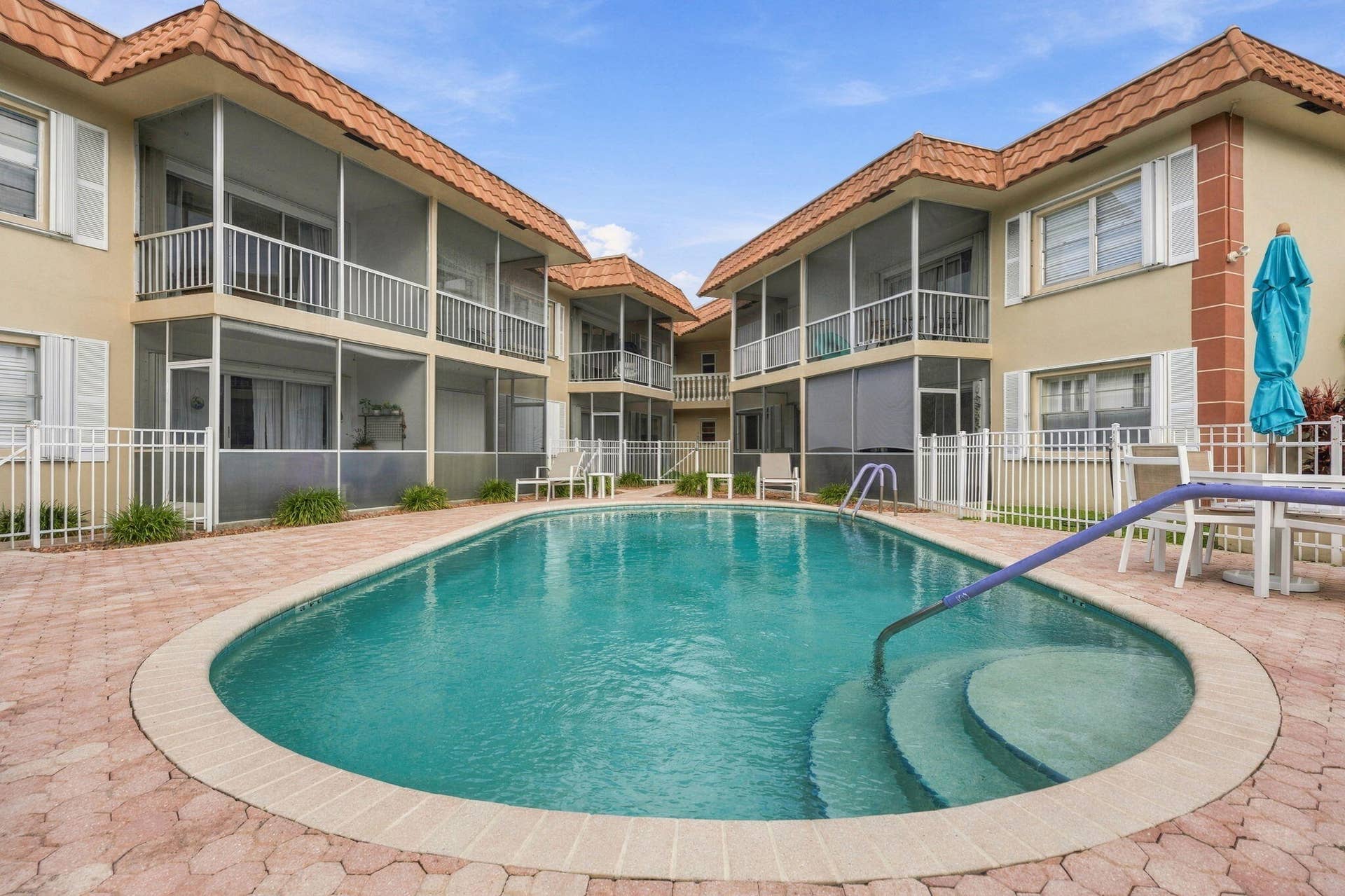 2201 SE 9TH Street, #207, Pompano Beach, FL 33062 POOL
