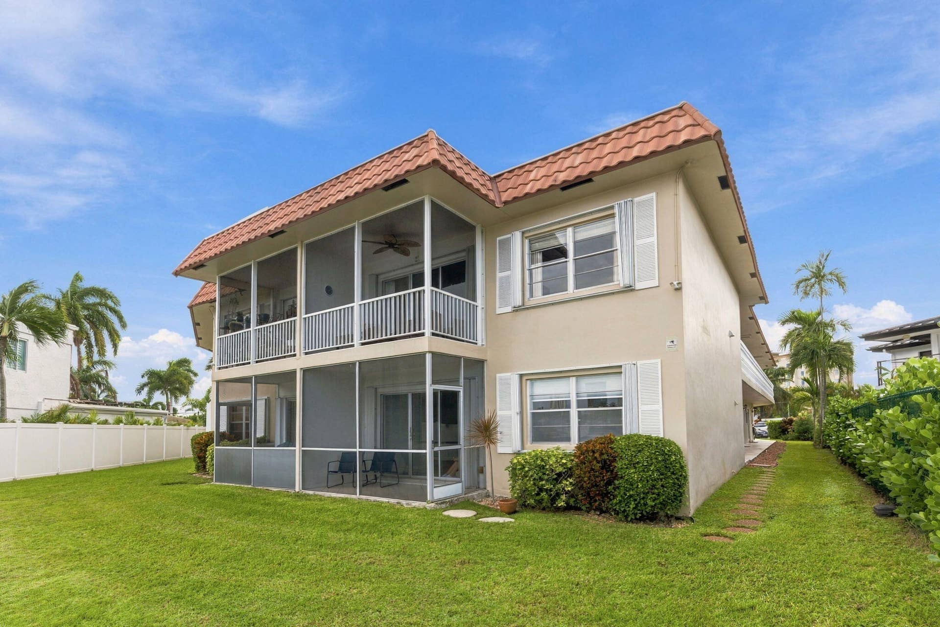 2201 SE 9TH Street, #207, Pompano Beach, FL 33062 BALCONY/ TOP RIGHT