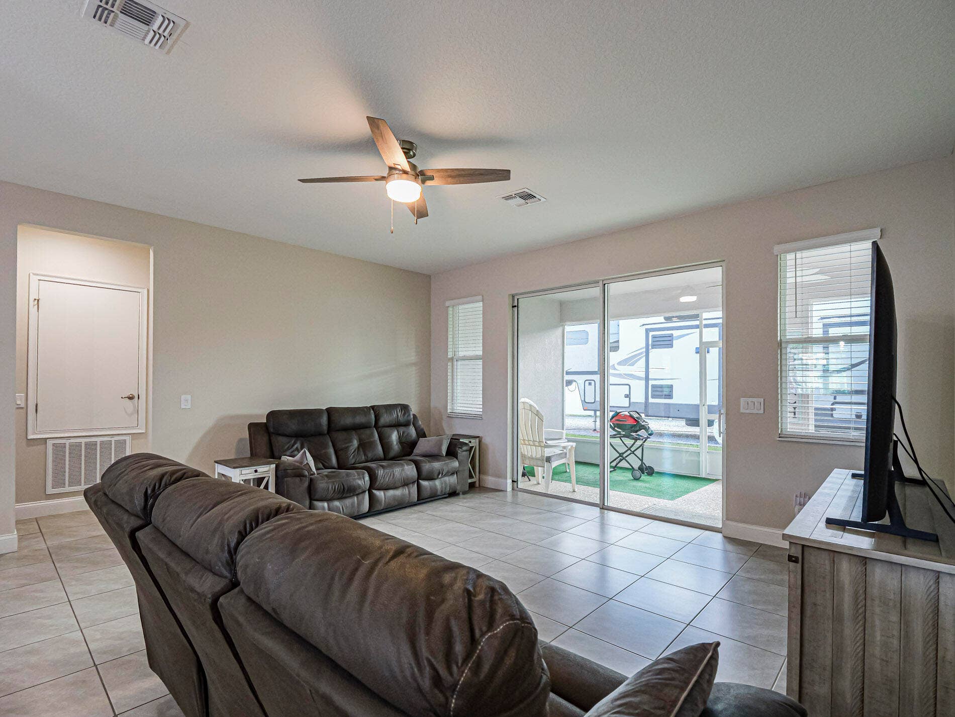 571 CHARLOTTA Avenue SE, Palm Bay, FL 32909 6