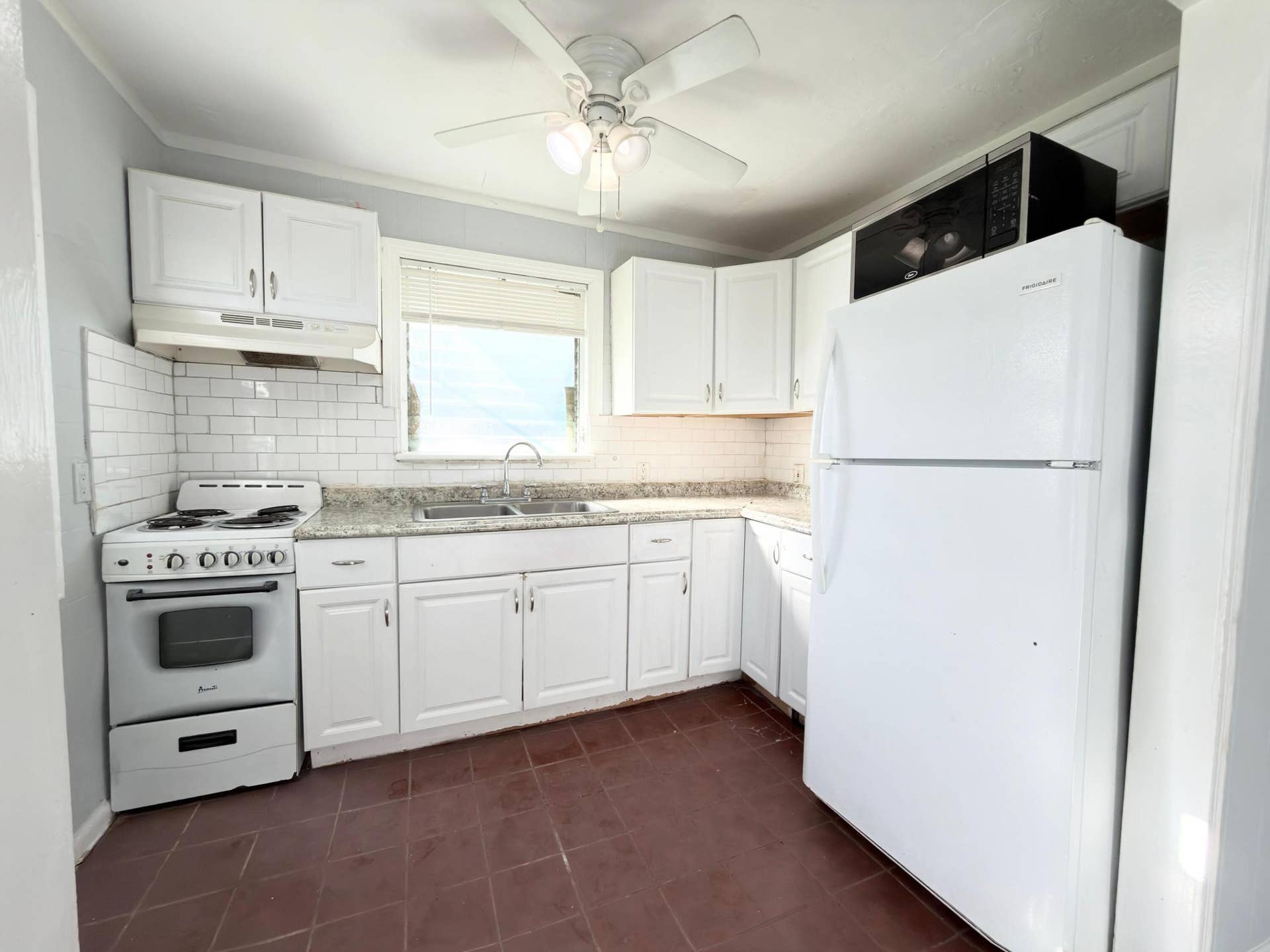 710 Tuscaloosa Street, #Unit 2, West Palm Beach, FL 33405 WhatsApp Image 2026-10-21 at 11.37.56 (3