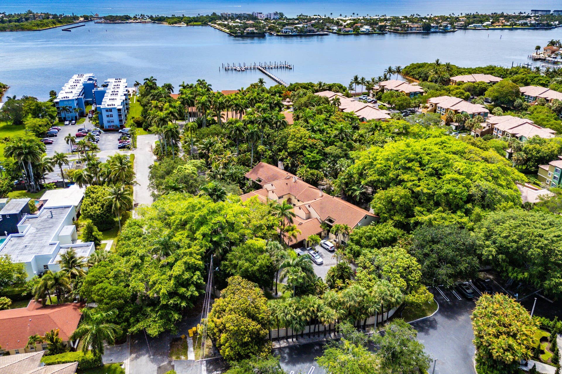 16 VIA LAGO, Boynton Beach, FL 33435 063-16VaLago-BoyntonBeach-FL-33435-SMA