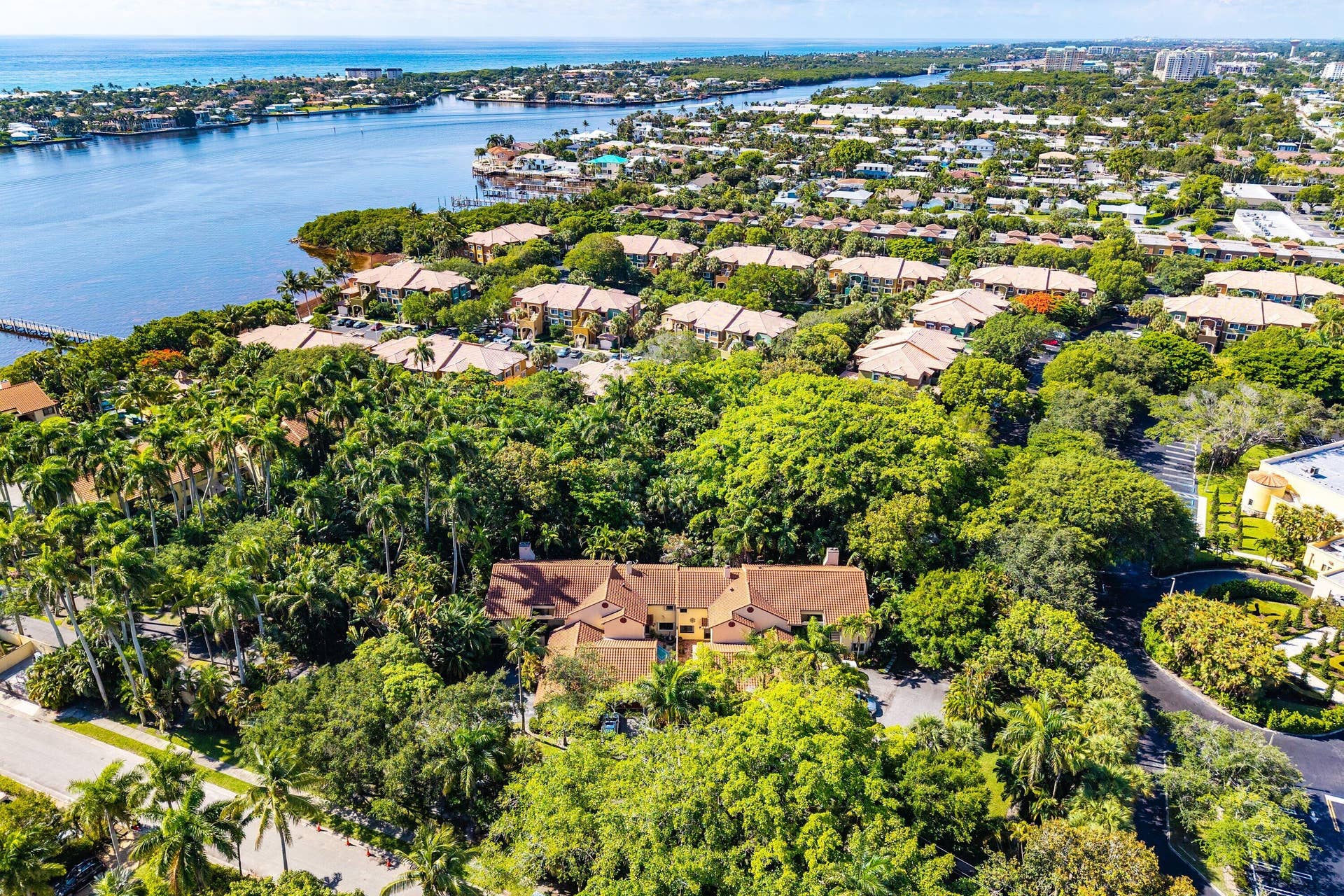 16 VIA LAGO, Boynton Beach, FL 33435 039-16VaLago-BoyntonBeach-FL-33435-SMA