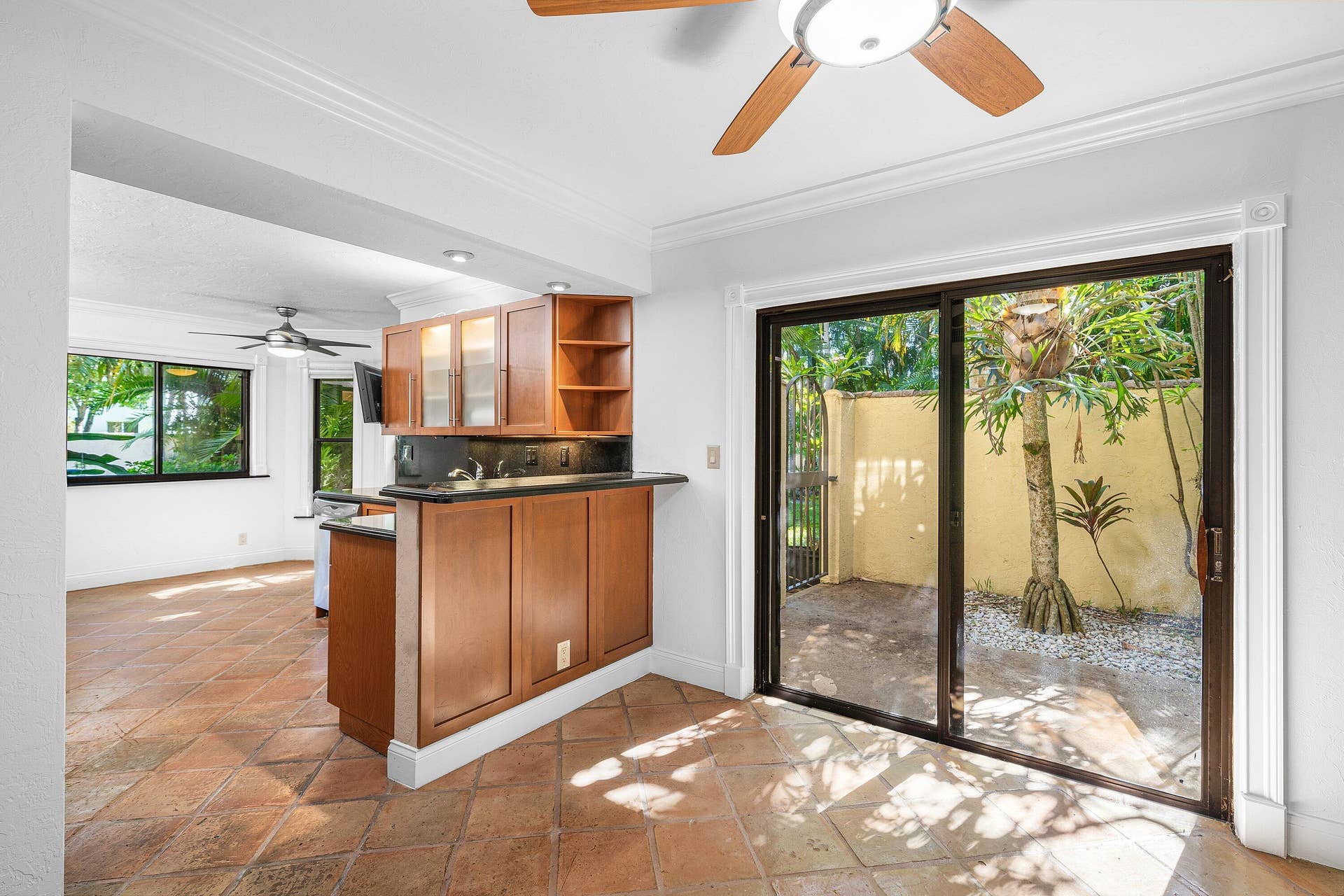 16 VIA LAGO, Boynton Beach, FL 33435 020-16VaLago-BoyntonBeach-FL-33435-SMA