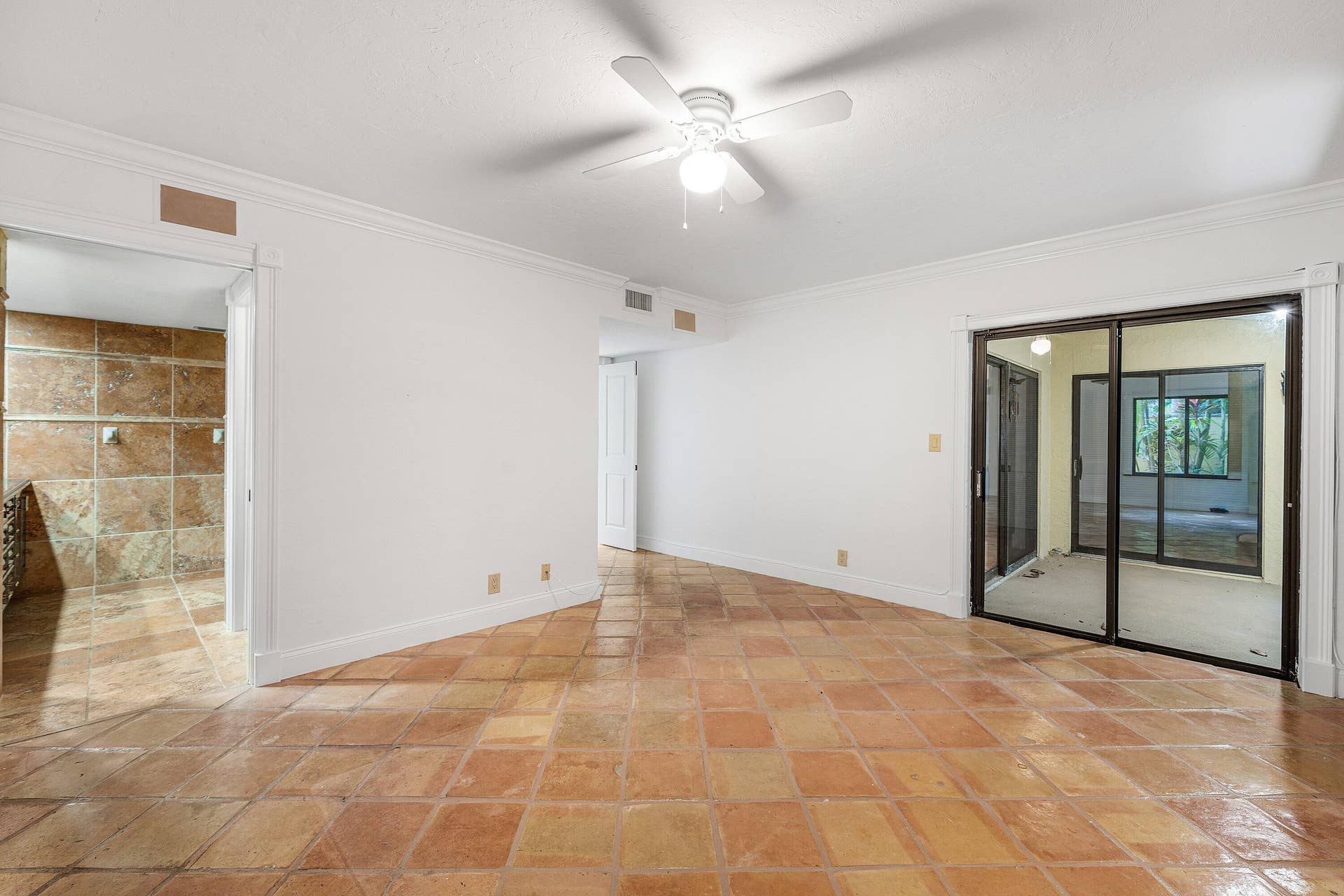 16 VIA LAGO, Boynton Beach, FL 33435 025-16VaLago-BoyntonBeach-FL-33435-SMA