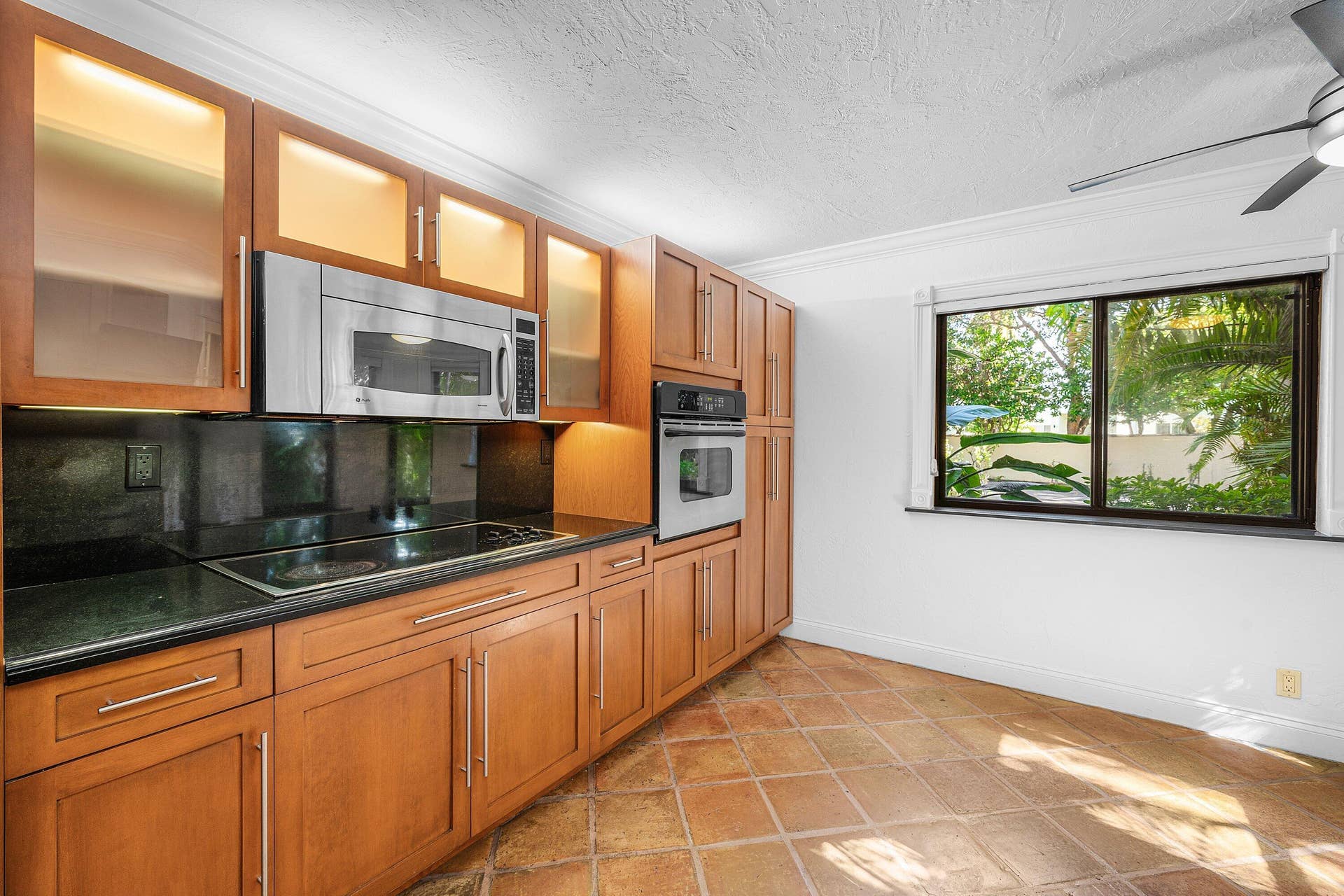 16 VIA LAGO, Boynton Beach, FL 33435 016-16VaLago-BoyntonBeach-FL-33435-SMA