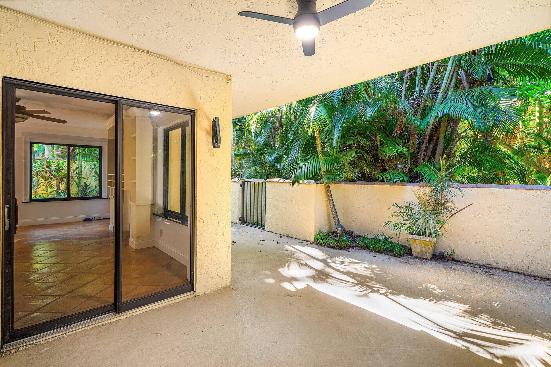 16 VIA LAGO, Boynton Beach, FL 33435 031-16VaLago-BoyntonBeach-FL-33435-SMA