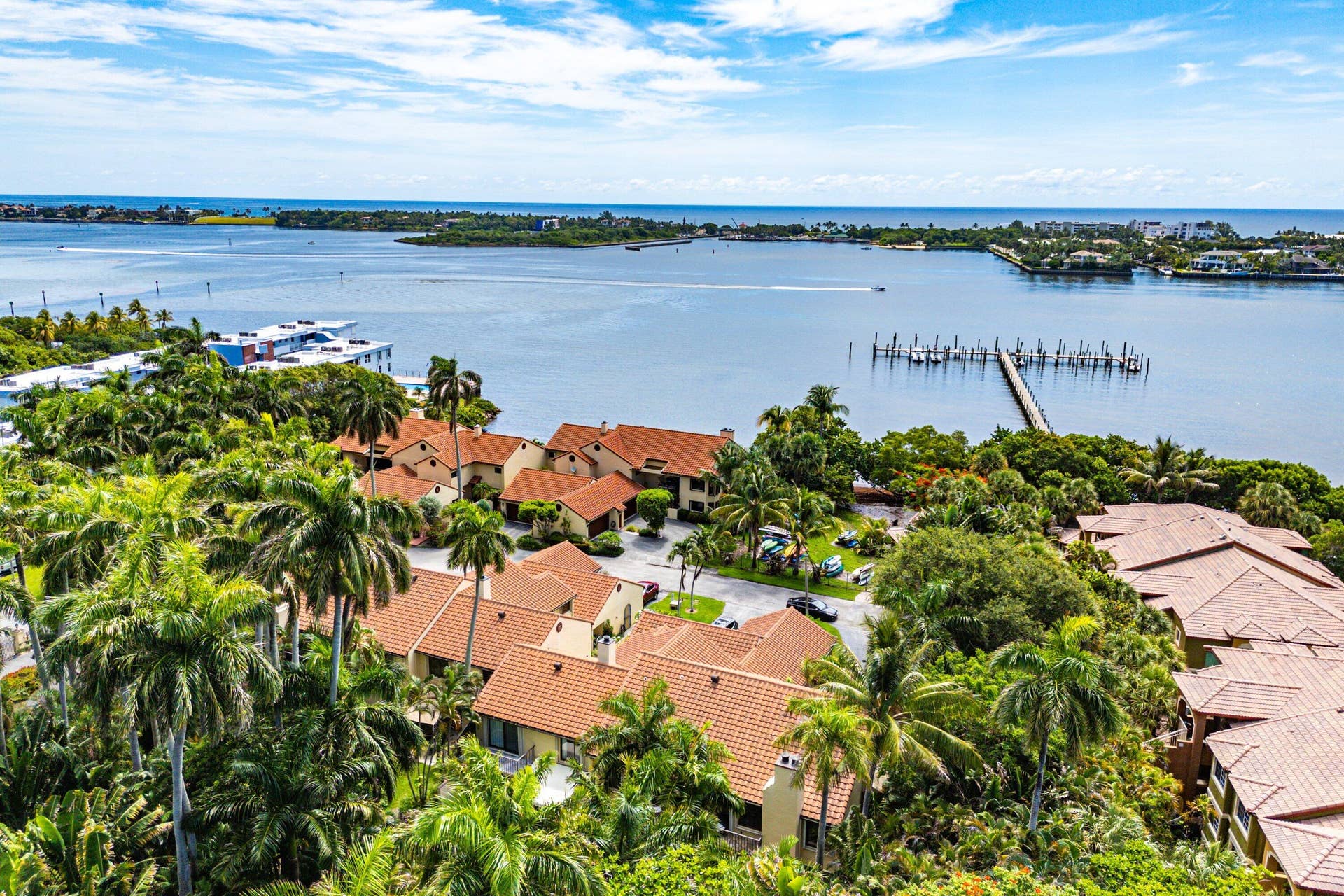 16 VIA LAGO, Boynton Beach, FL 33435 056-16VaLago-BoyntonBeach-FL-33435-SMA