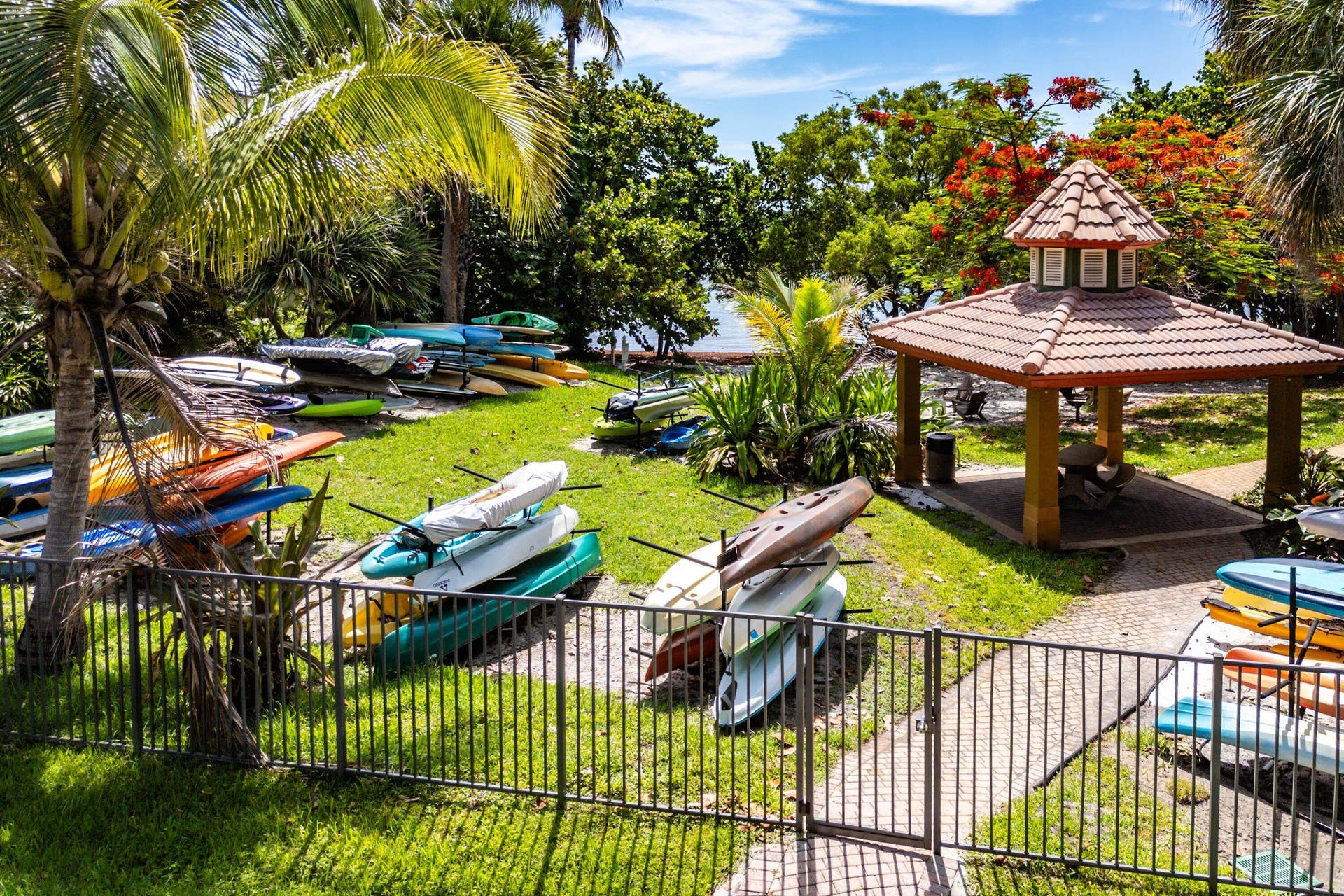 16 VIA LAGO, Boynton Beach, FL 33435 068-16VaLago-BoyntonBeach-FL-33435-SMA