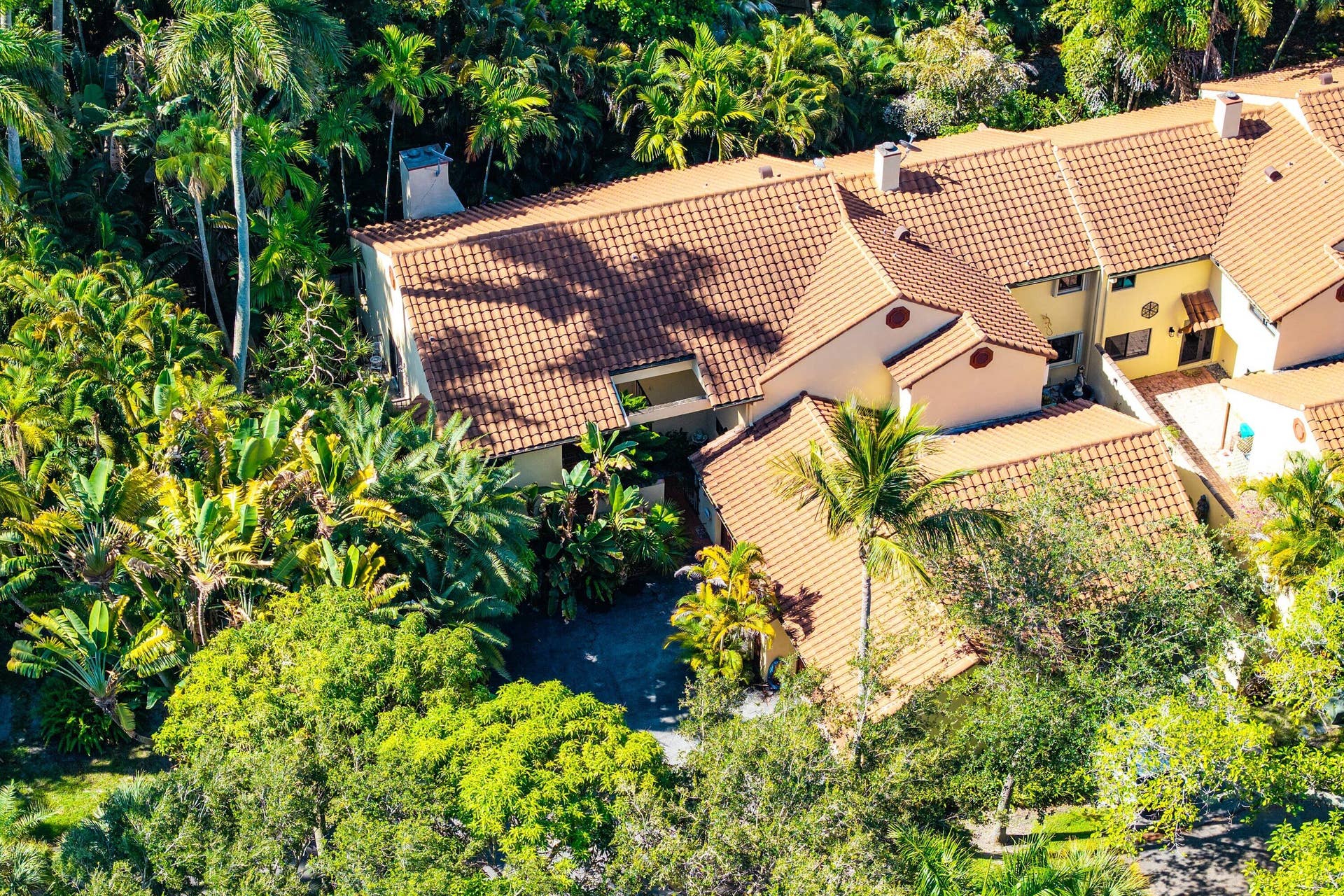 16 VIA LAGO, Boynton Beach, FL 33435 036-16VaLago-BoyntonBeach-FL-33435-SMA