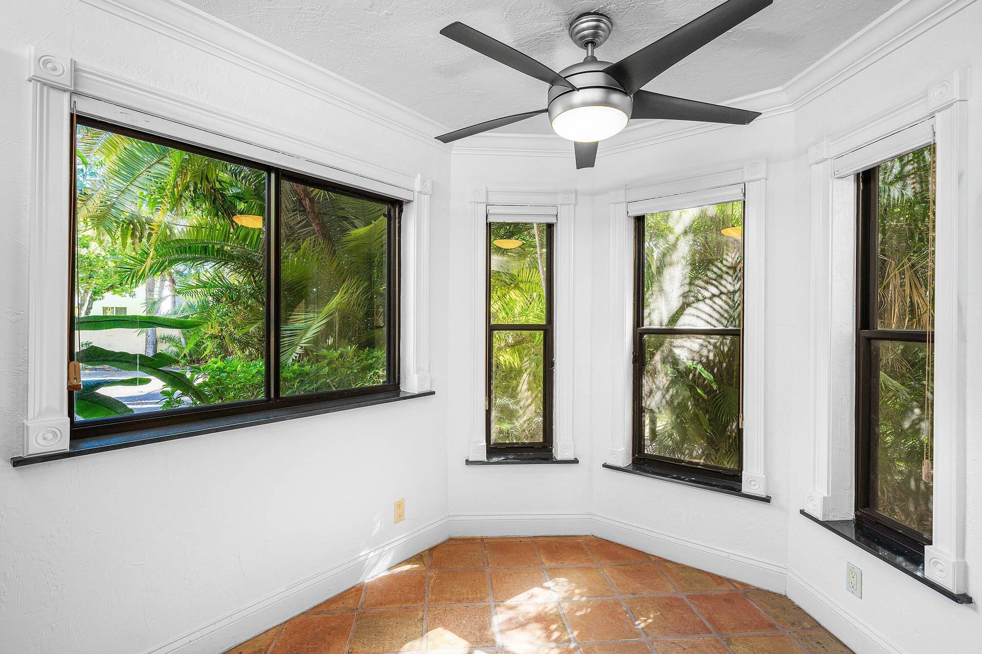 16 VIA LAGO, Boynton Beach, FL 33435 017-16VaLago-BoyntonBeach-FL-33435-SMA