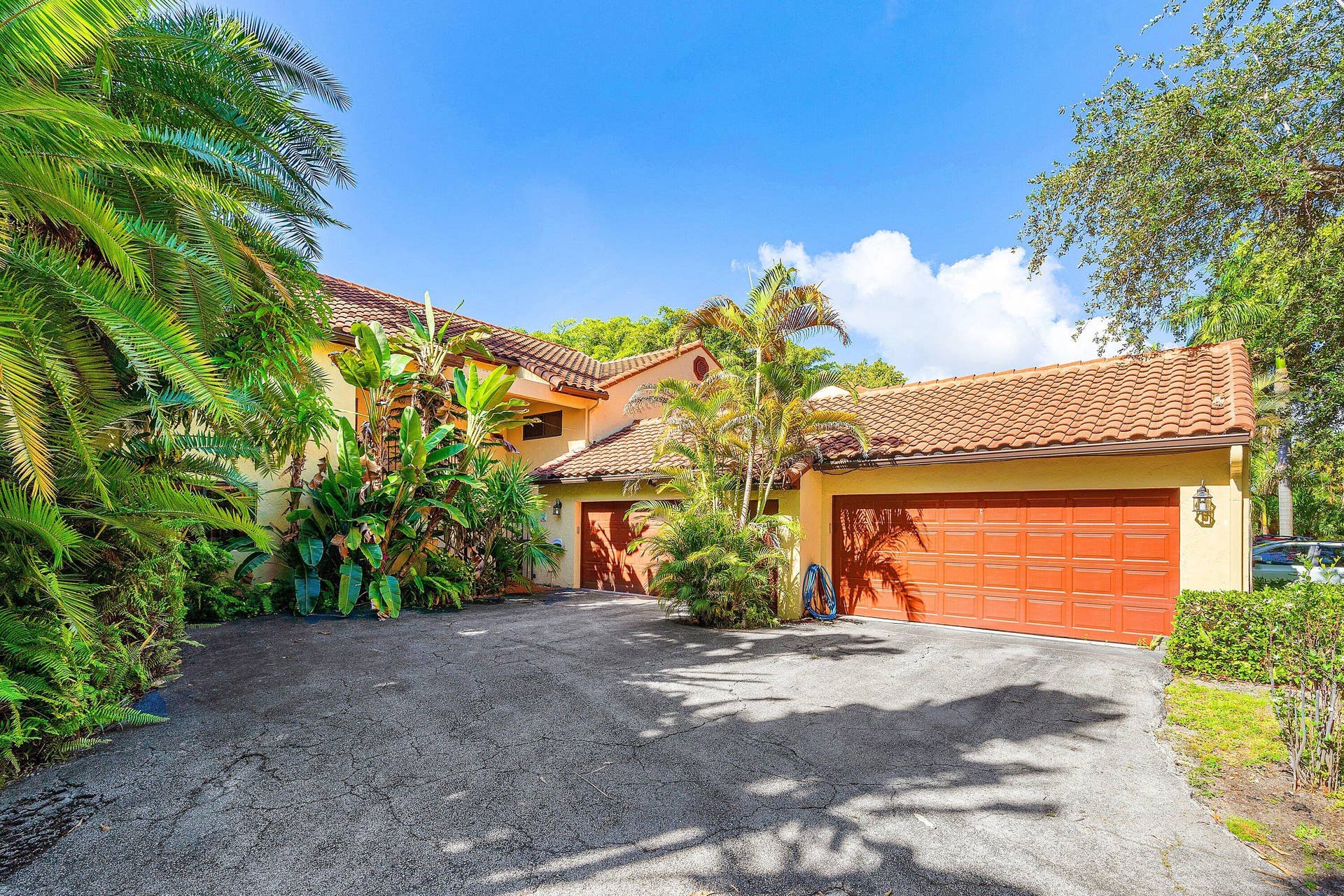16 VIA LAGO, Boynton Beach, FL 33435 001-16VaLago-BoyntonBeach-FL-33435-SMA