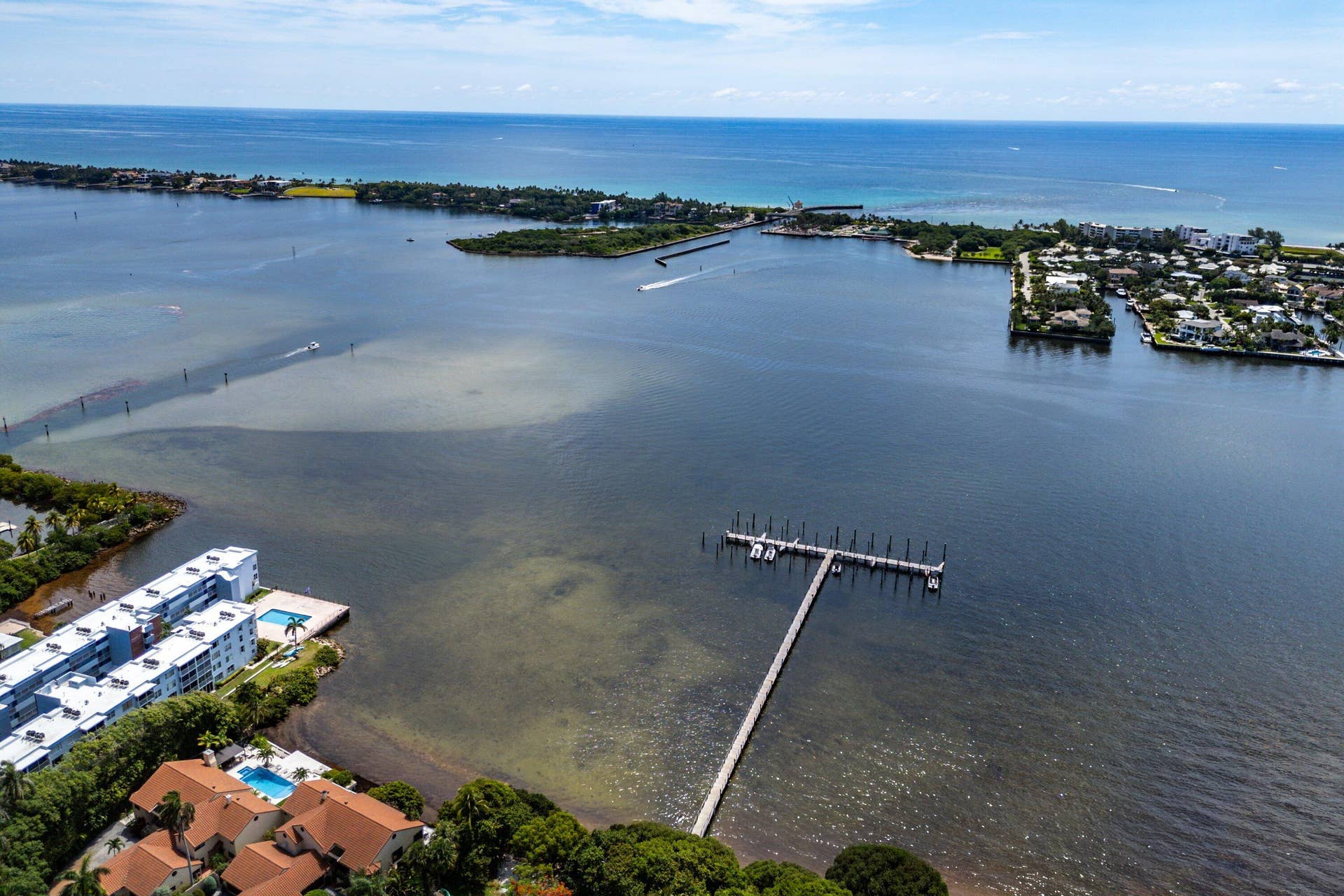 16 VIA LAGO, Boynton Beach, FL 33435 065-16VaLago-BoyntonBeach-FL-33435-SMA