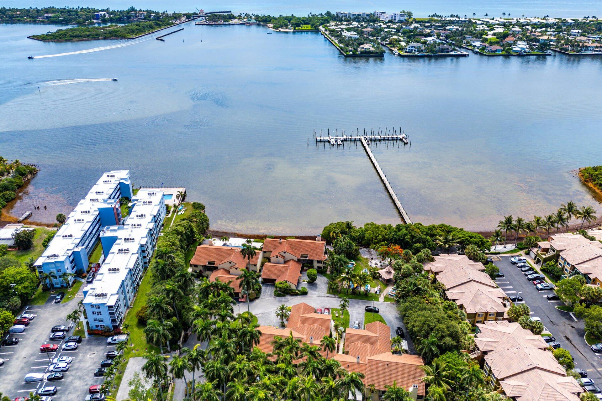 16 VIA LAGO, Boynton Beach, FL 33435 055-16VaLago-BoyntonBeach-FL-33435-SMA