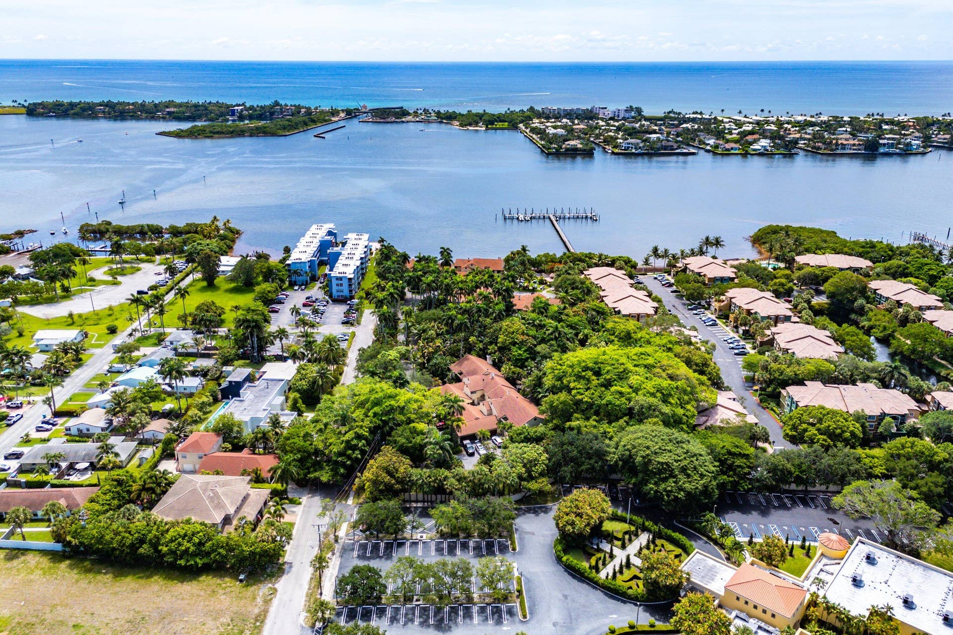 16 VIA LAGO, Boynton Beach, FL 33435 064-16VaLago-BoyntonBeach-FL-33435-SMA