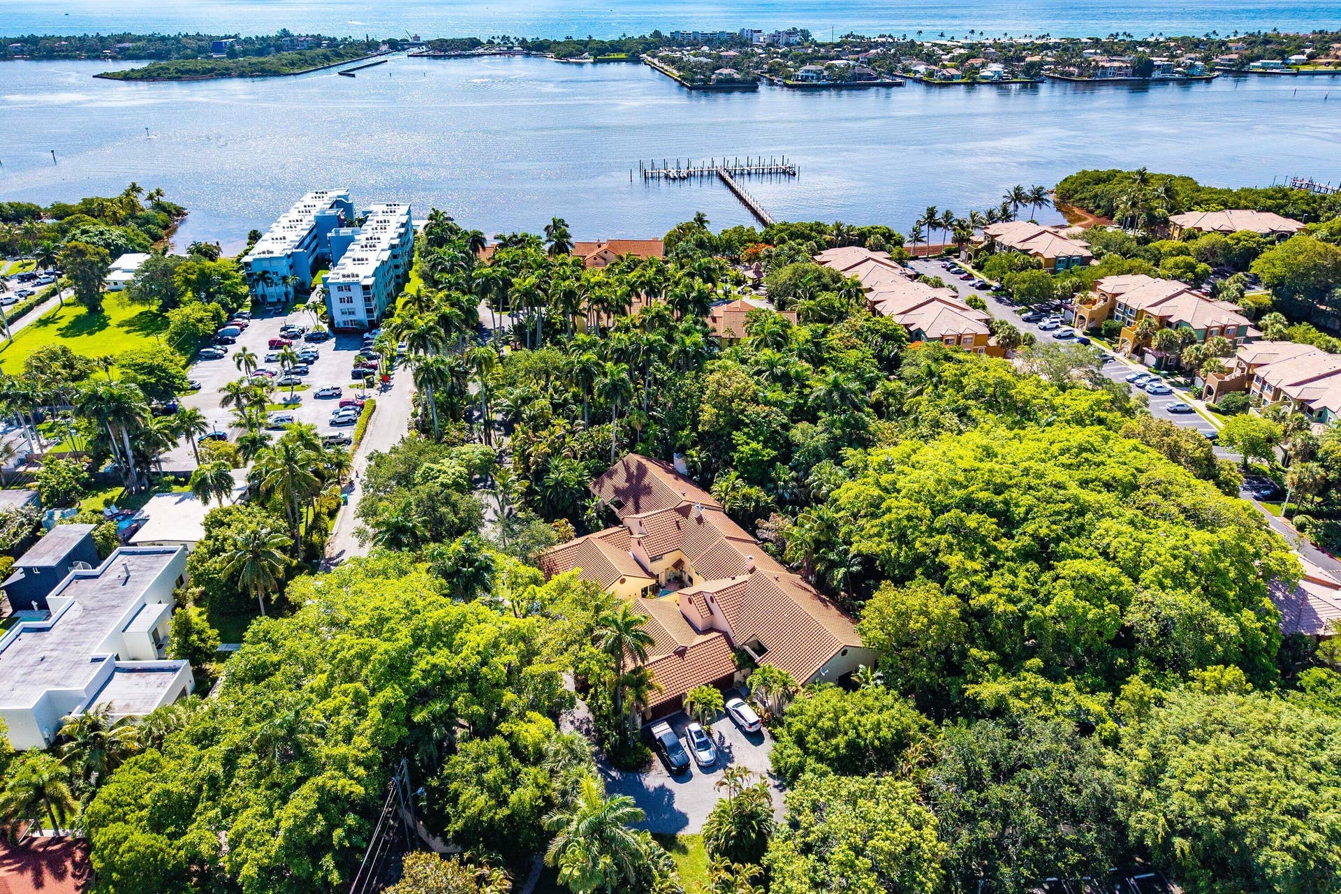 16 VIA LAGO, Boynton Beach, FL 33435 041-16VaLago-BoyntonBeach-FL-33435-SMA