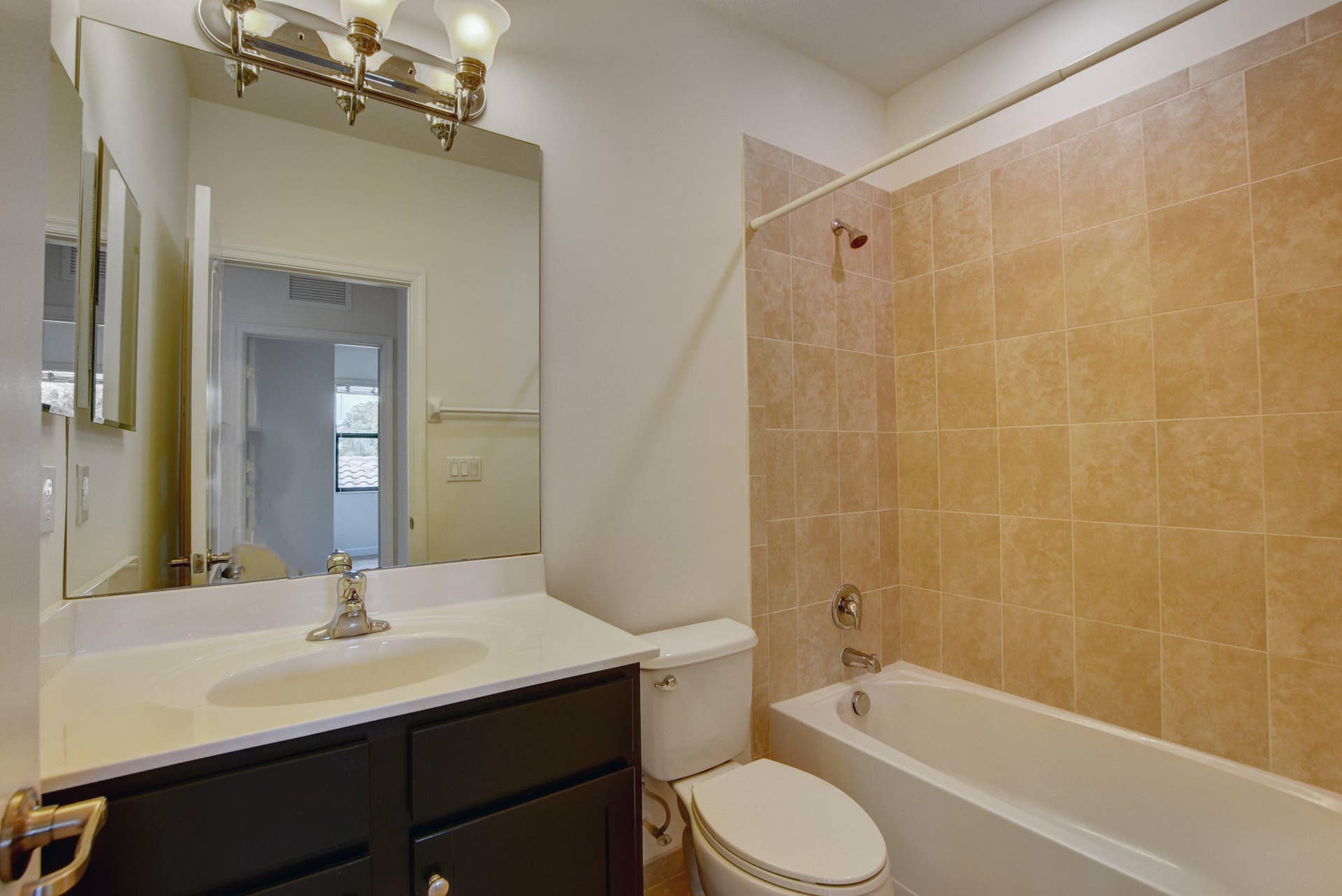 8979 Gulf Run Way, Lake Worth, FL 33467 2nd bath