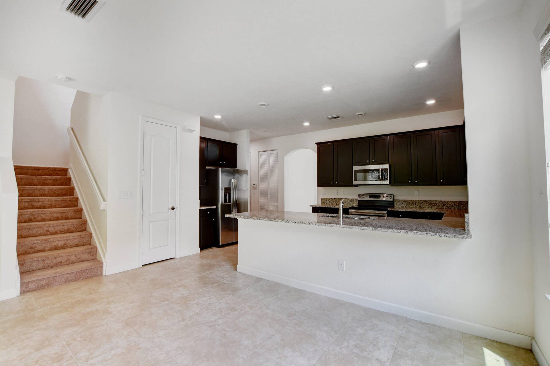 8979 Gulf Run Way, Lake Worth, FL 33467 kitchen