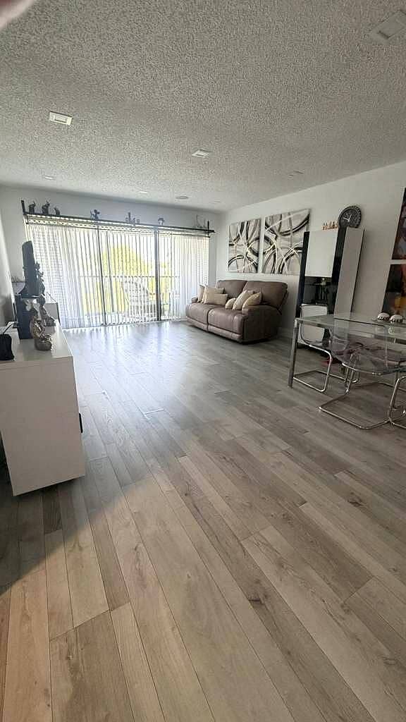 4284 DESTE Court, #304, Lake Worth, FL 33467 foto-06-mejorada