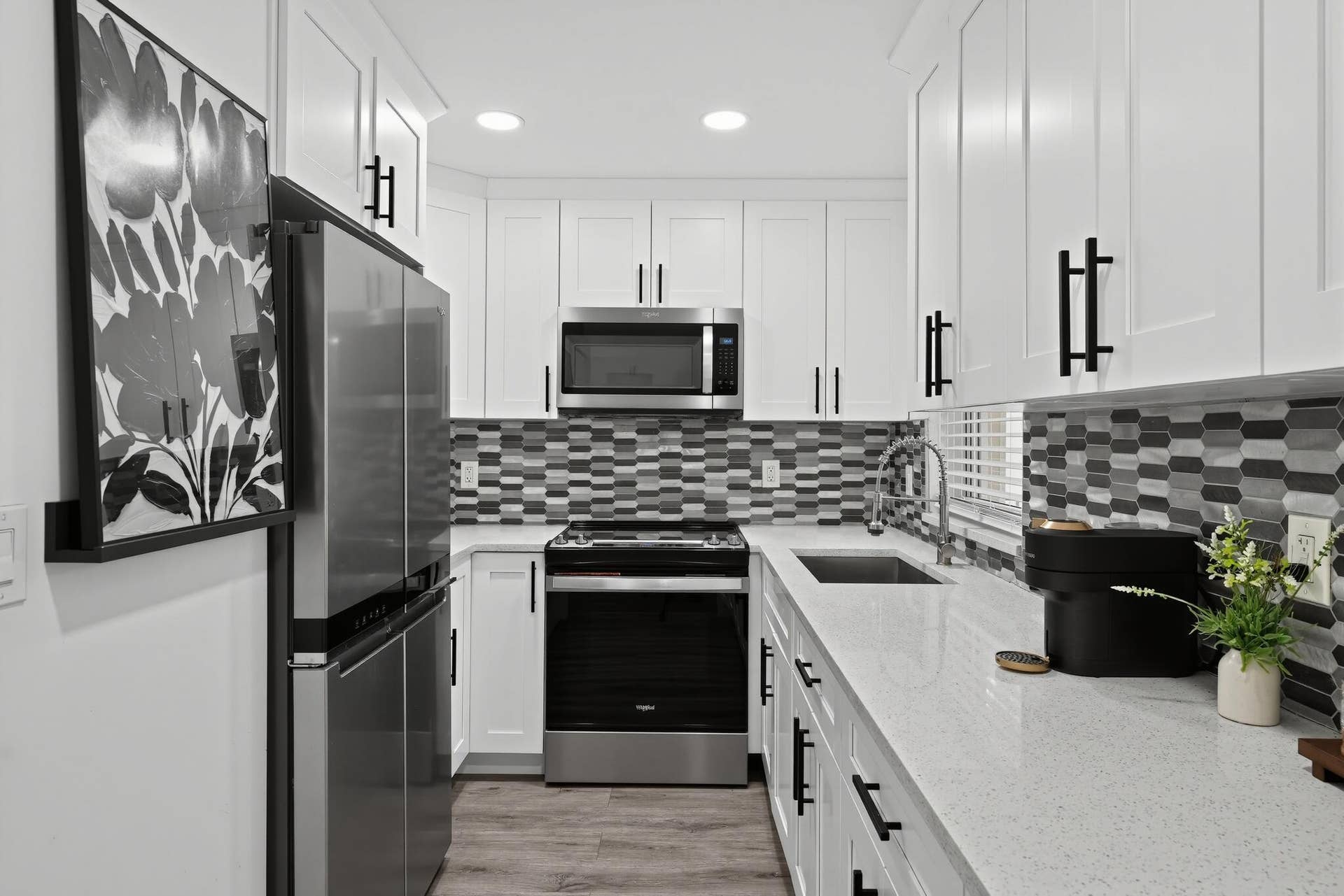 4143 N OCEAN Boulevard, #209, Fort Lauderdale, FL 33308 Stainless appliances.