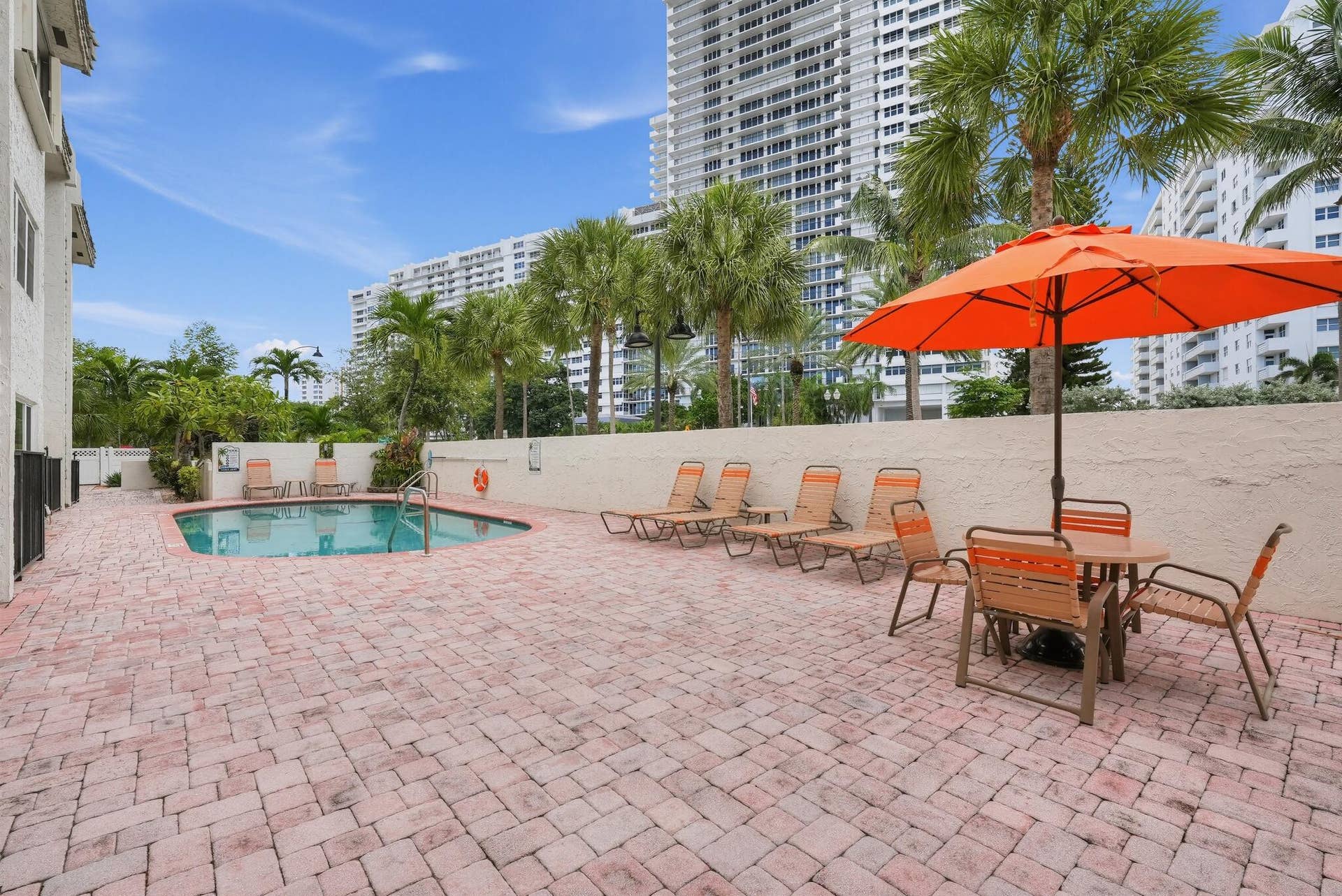 4143 N OCEAN Boulevard, #209, Fort Lauderdale, FL 33308 Community pool