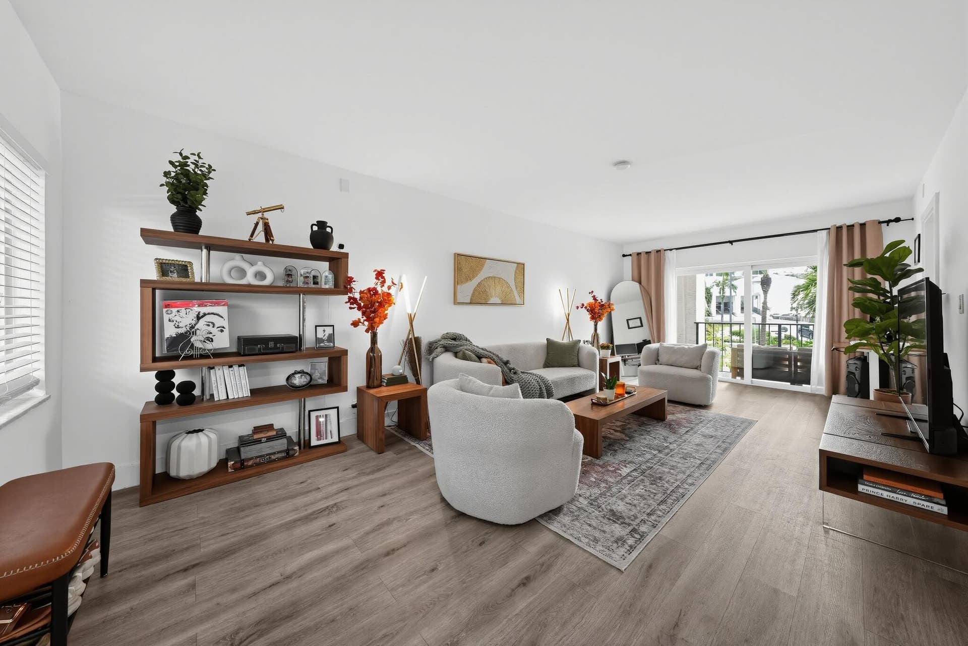 4143 N OCEAN Boulevard, #209, Fort Lauderdale, FL 33308 Living space