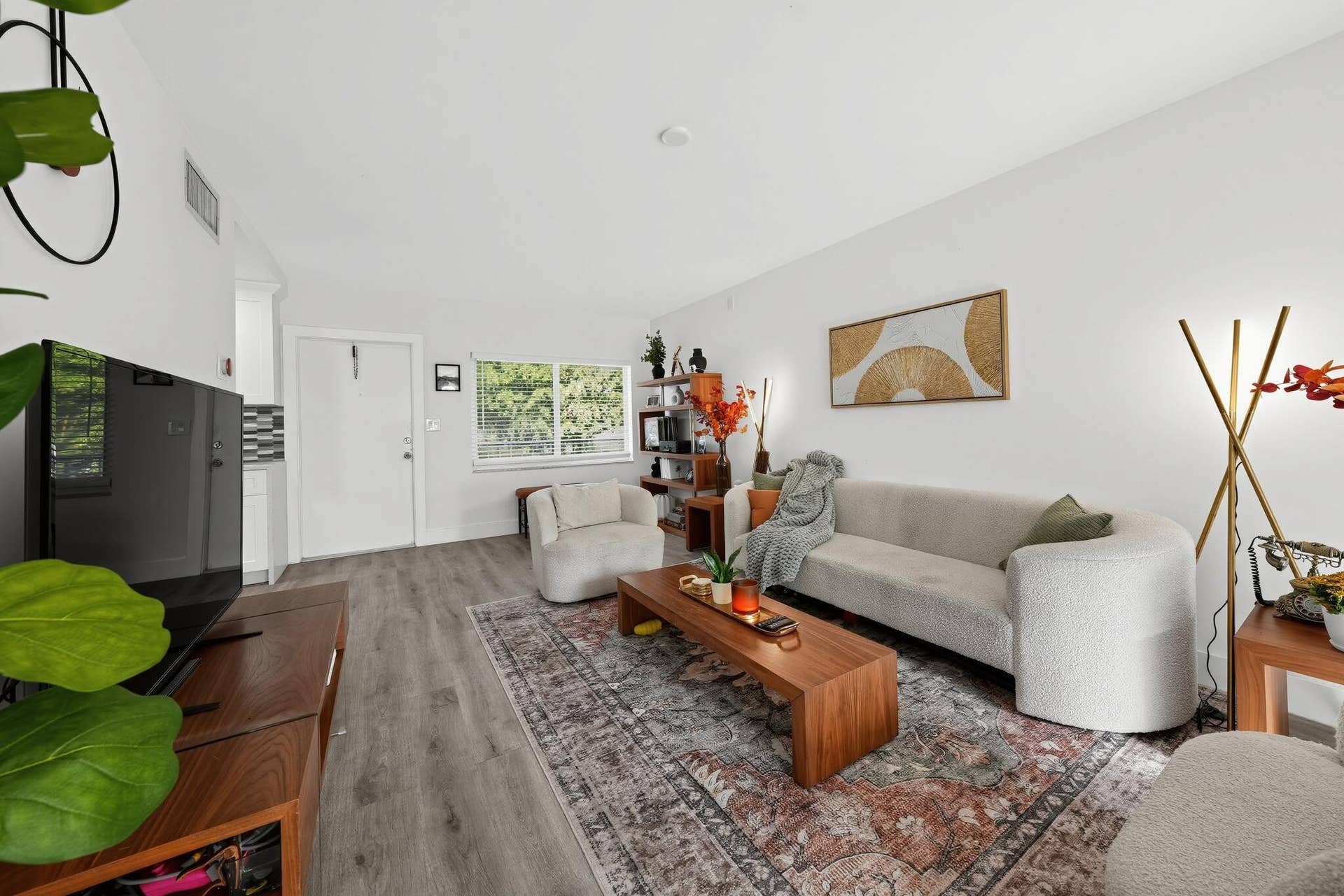 4143 N OCEAN Boulevard, #209, Fort Lauderdale, FL 33308 Large living space