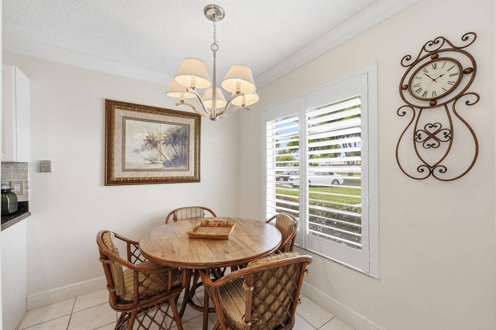 2480 Juniper Drive, Delray Beach, FL 33445 Coffee Table