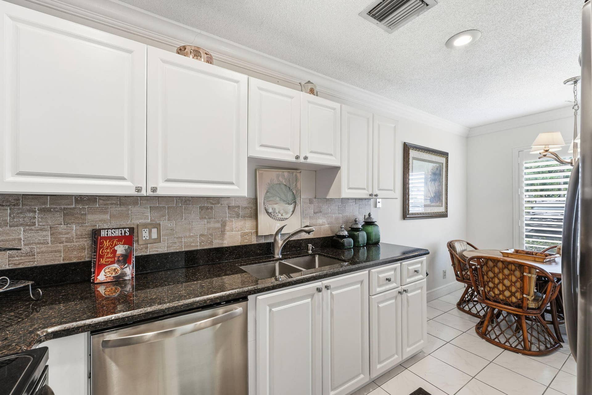 2480 Juniper Drive, Delray Beach, FL 33445 Kitchen