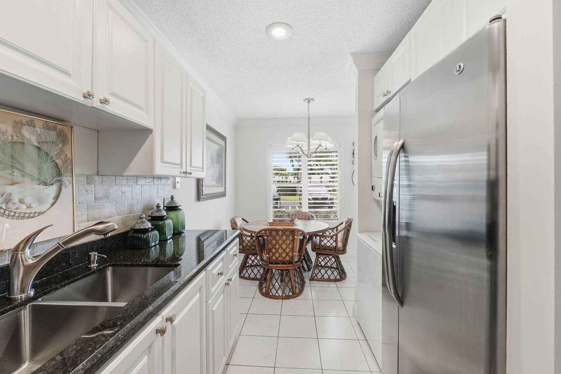 2480 Juniper Drive, Delray Beach, FL 33445 Kitchen