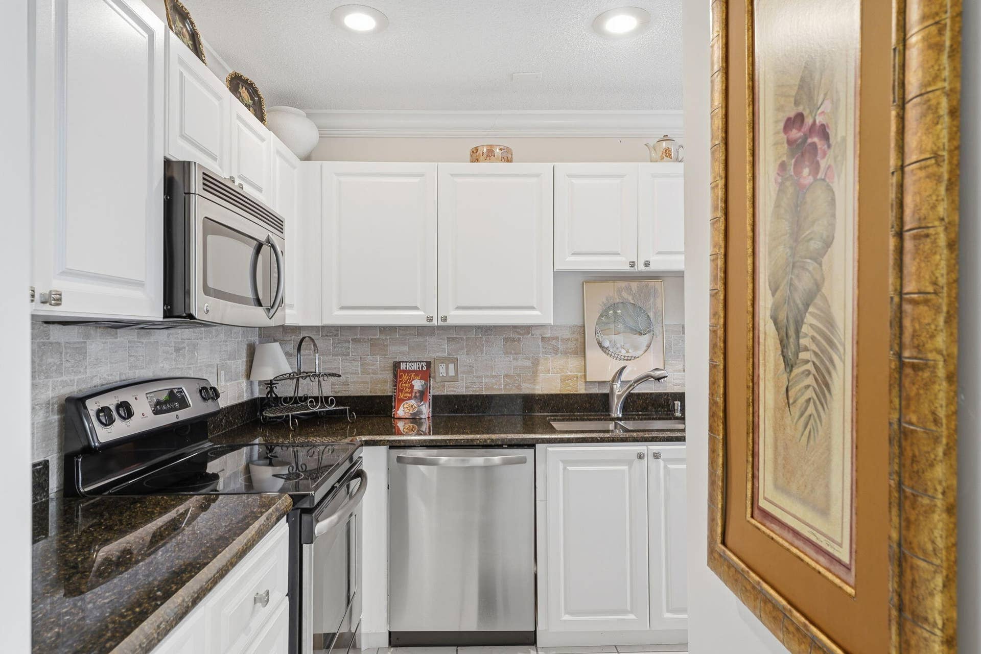 2480 Juniper Drive, Delray Beach, FL 33445 Kitchen
