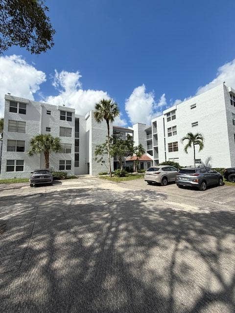 9440 LIVE OAK Place, #402, Davie, FL 33324 IMG_6269
