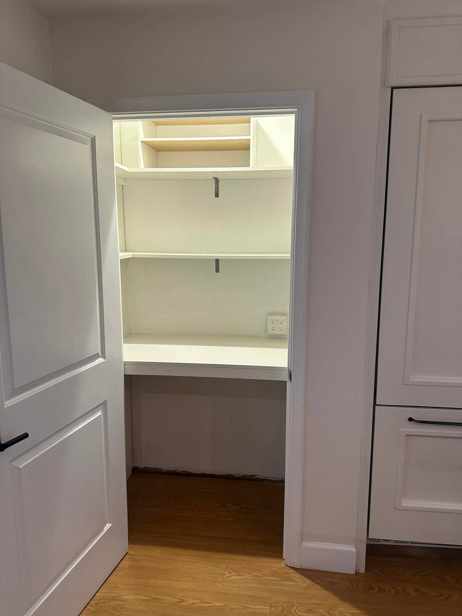 141 NW 24th Court, Pompano Beach, FL 33064 Large Pantry & Coffee Bar