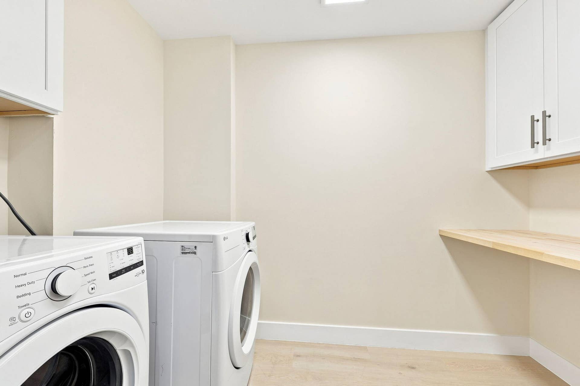 15456 PEMBRIDGE Drive, #111, Delray Beach, FL 33484 Laundry room